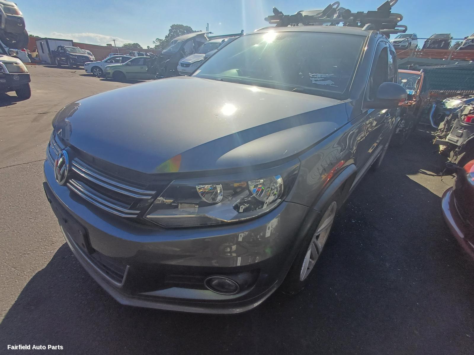 2008-2016 Volkswagen Tiguan Right Rear Door Sliding