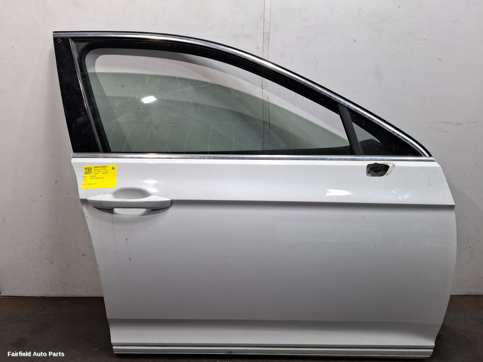 2015-2023 Volkswagen Passat Right Front Door
