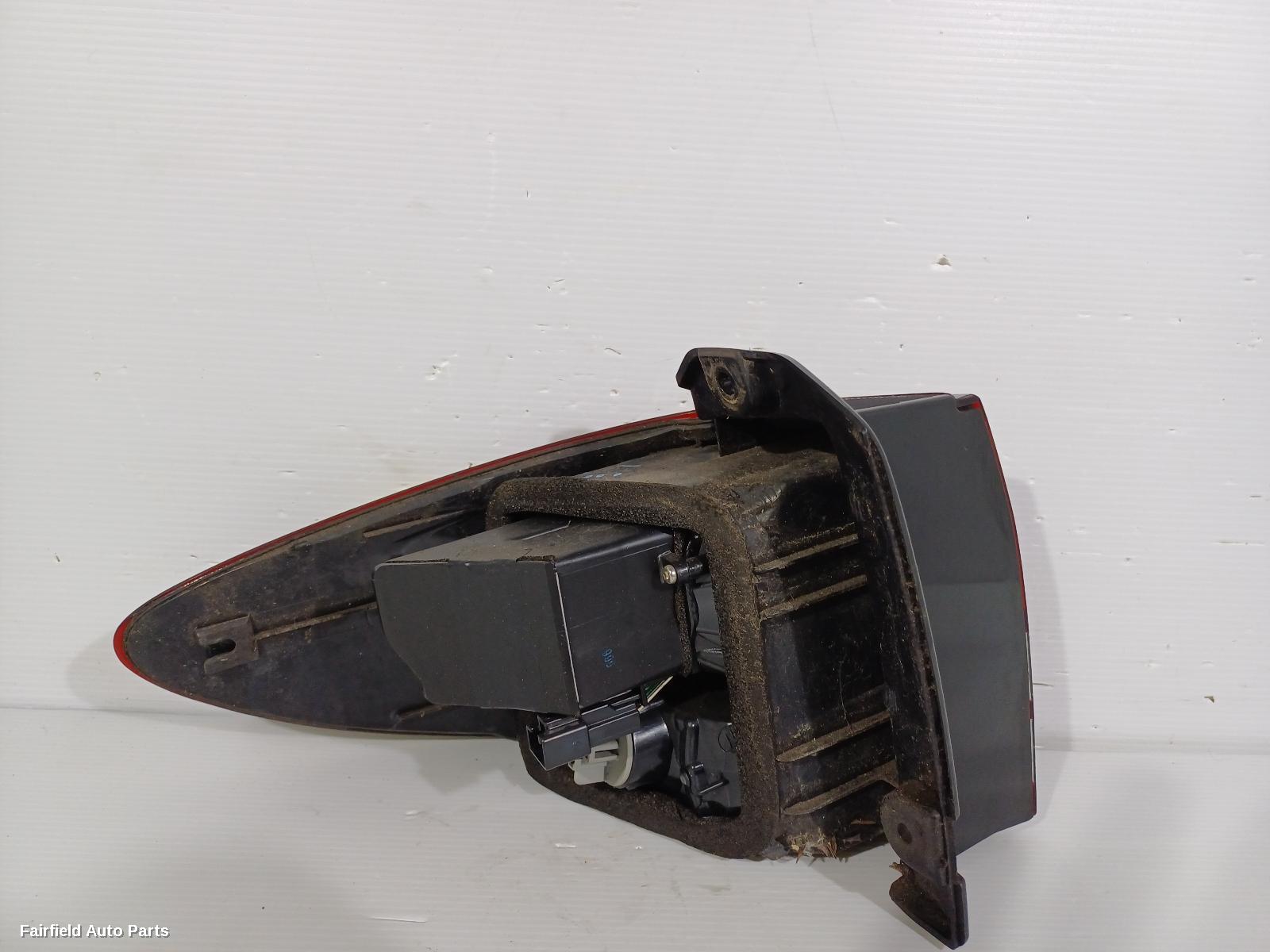2003-2006 Toyota Estima Right Taillight