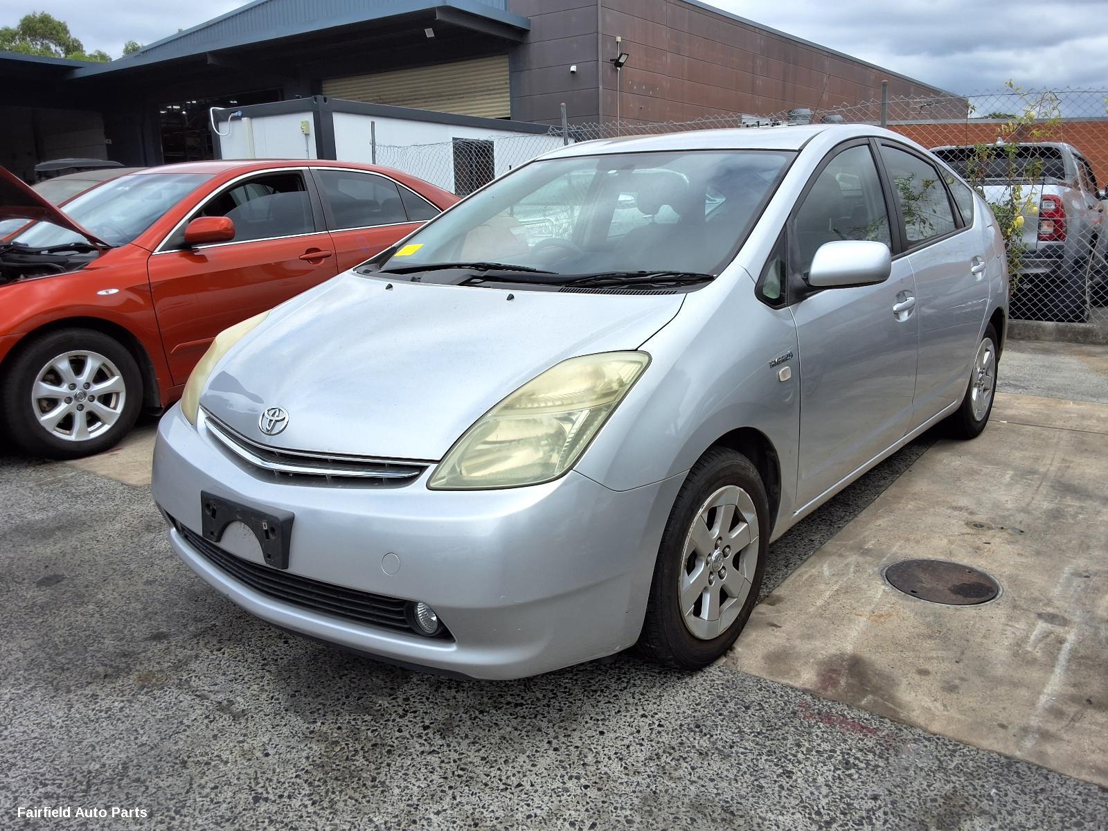 2005-2009 Toyota Prius Right Headlamp