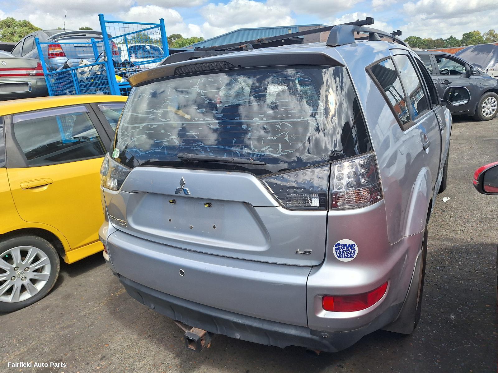 2009-2012 Mitsubishi Outlander Left Door Mirror