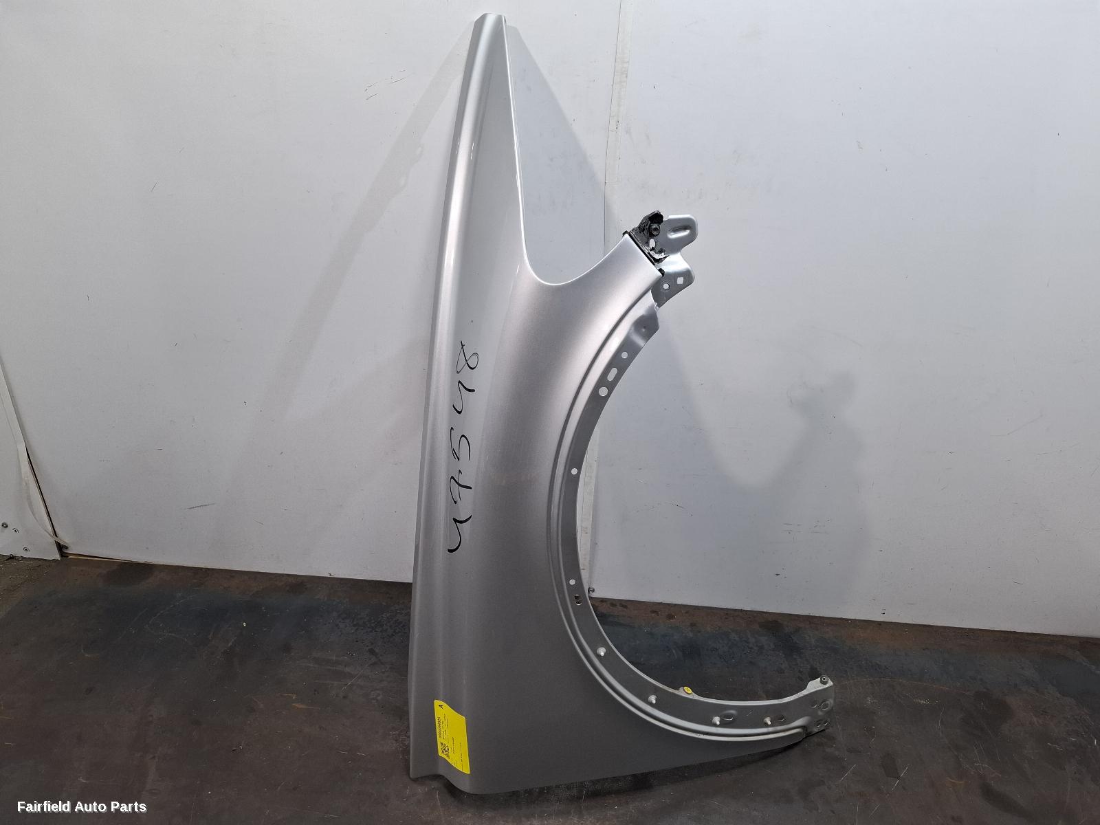 2007-2010 Volvo C30 Right Guard