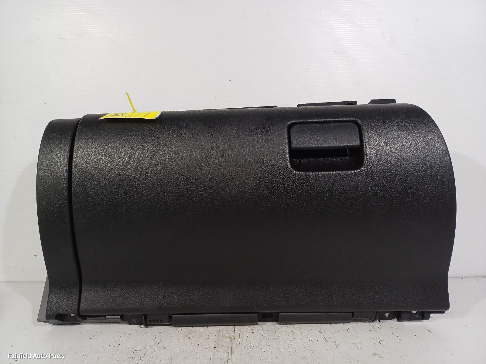 2017-2026 Mitsubishi Eclipse Cross Glove Box