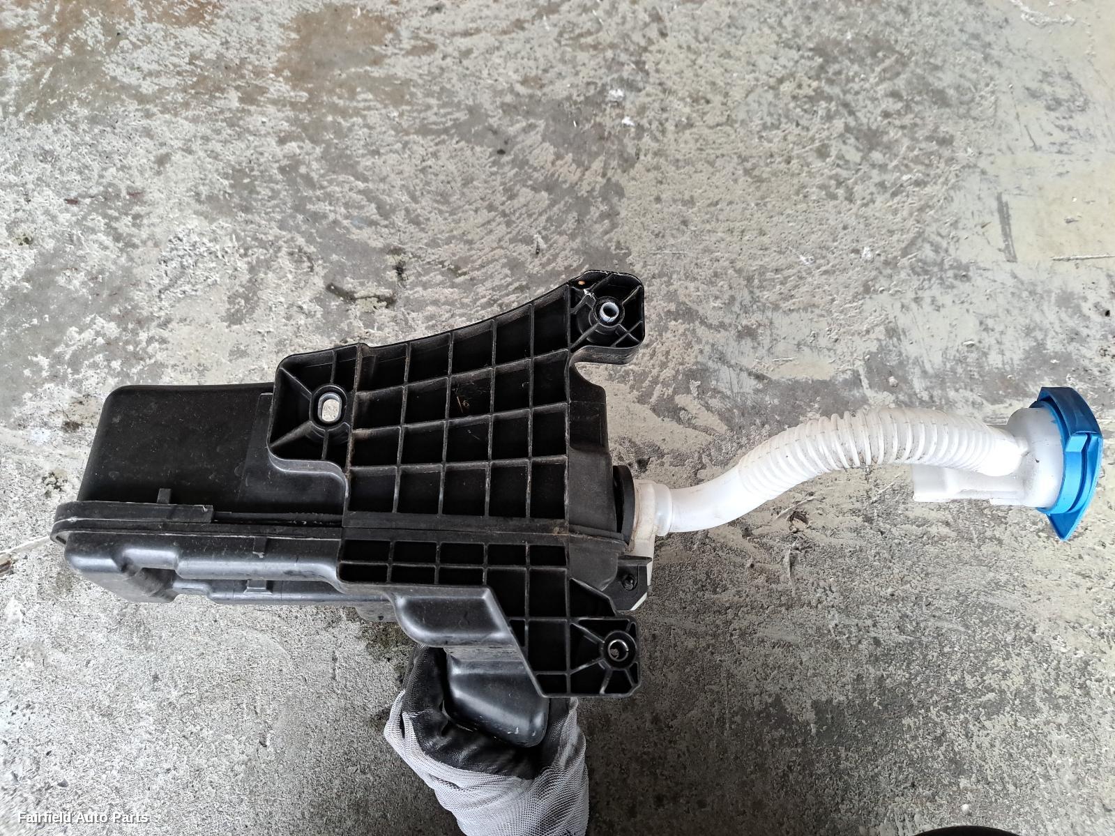 2017-2023 Volkswagen Polo Washer Bottle