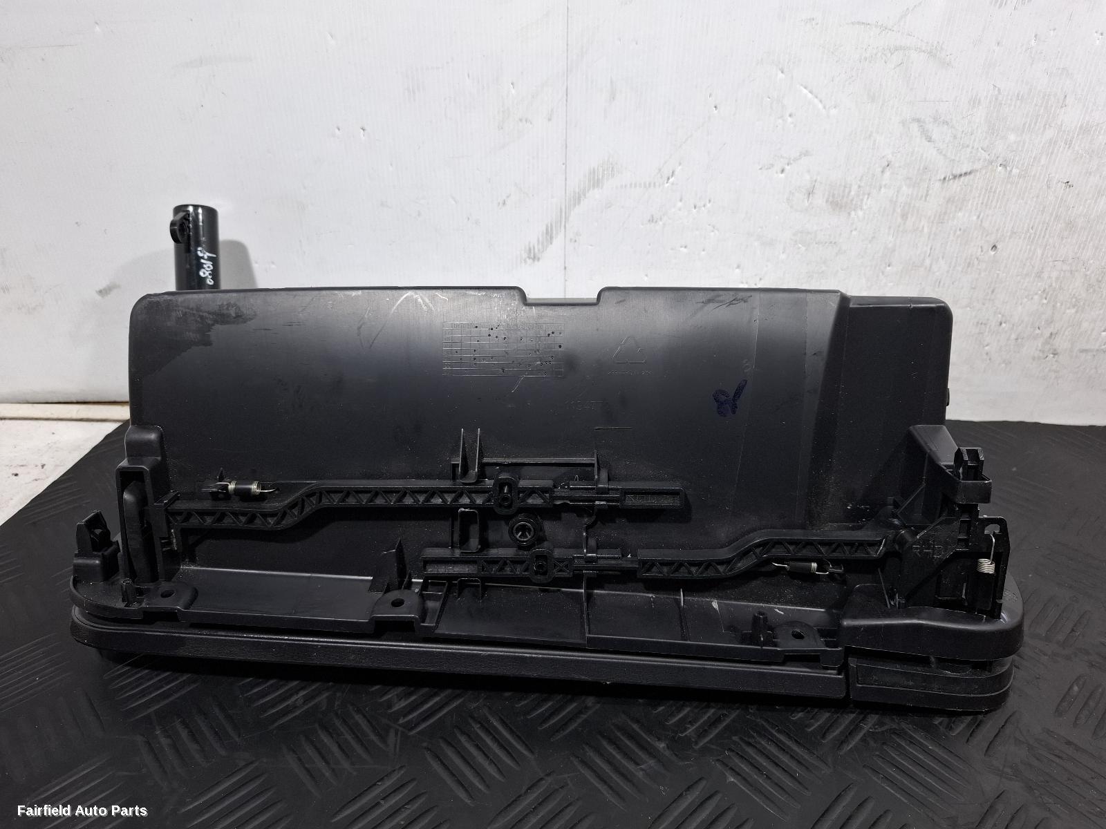 2017-2026 Ldv D90 Glove Box