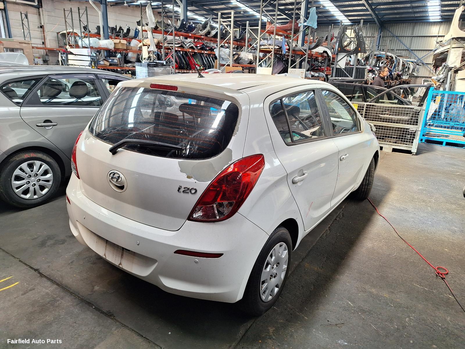 2010-2015 Hyundai I20 Left Front Door Window