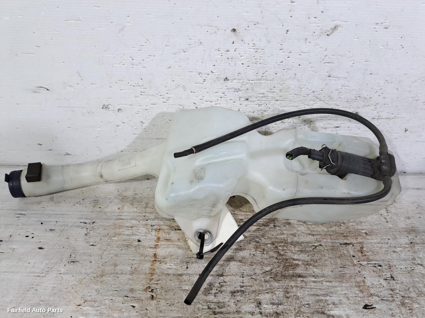 2008-2024 Fiat 500 Washer Bottle