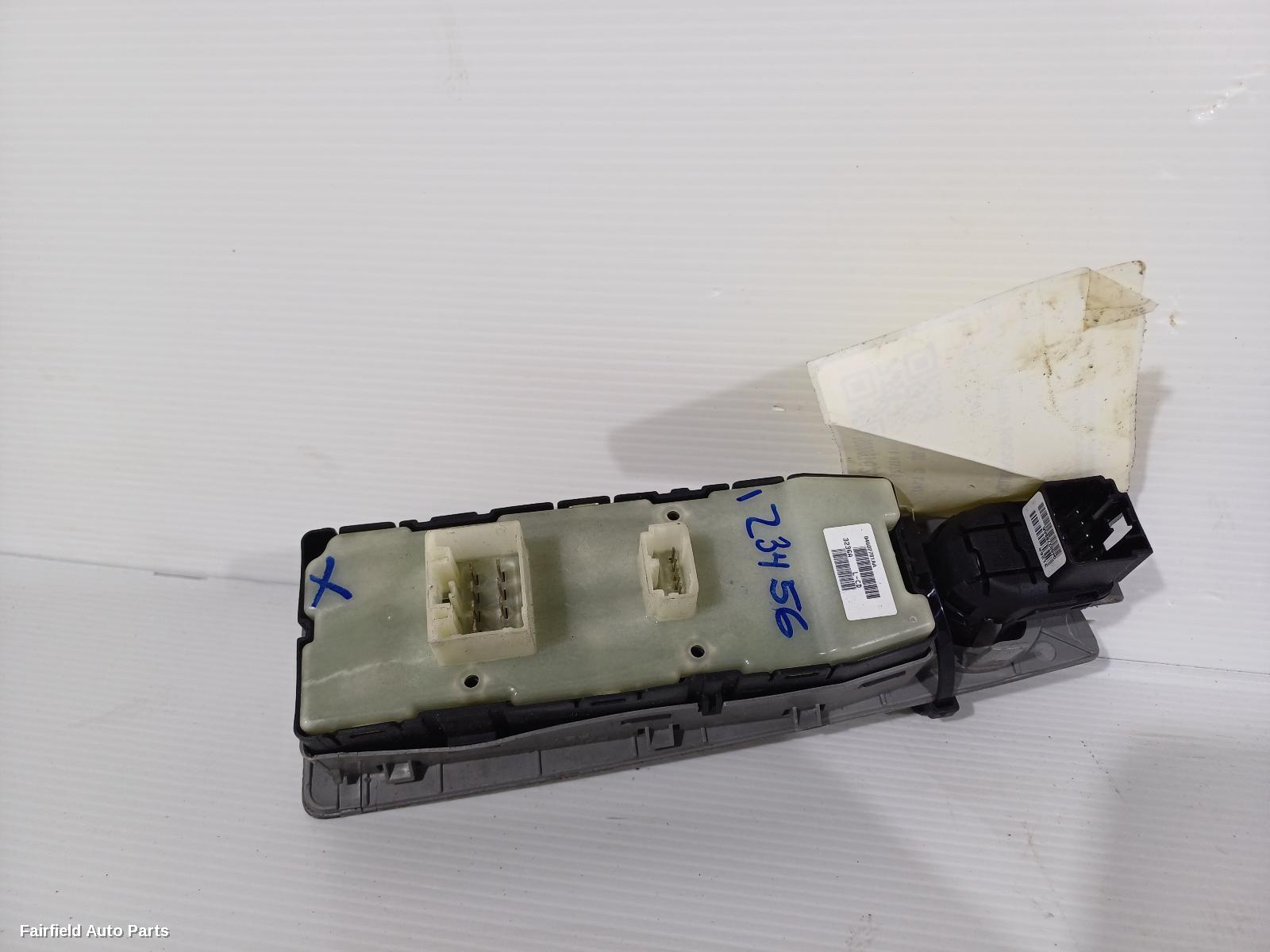 2005-2011 Chrysler 300c Pwr Dr Wind Switch