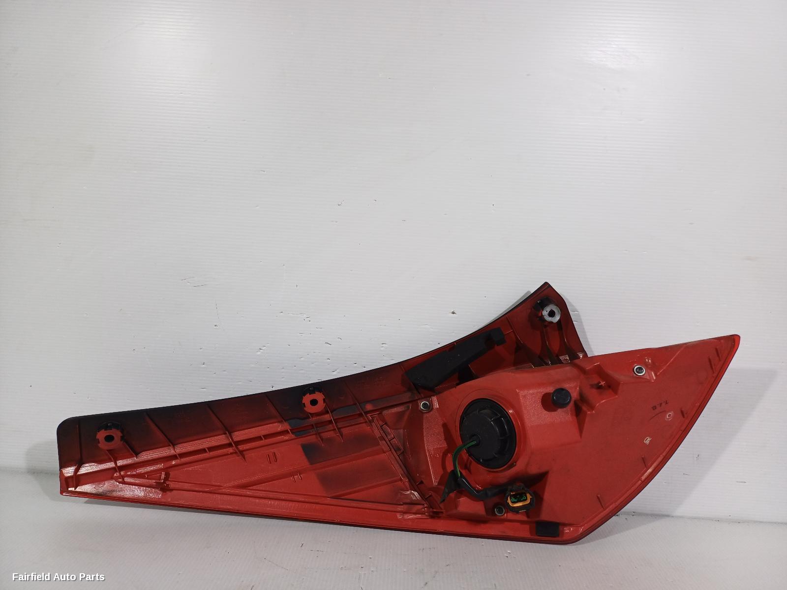 2005-2007 Nissan 350z Right Taillight