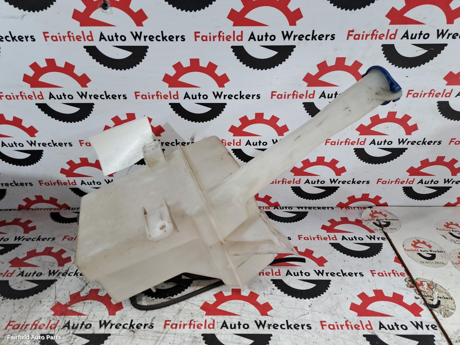 2011-2015 Hyundai I40 Washer Bottle