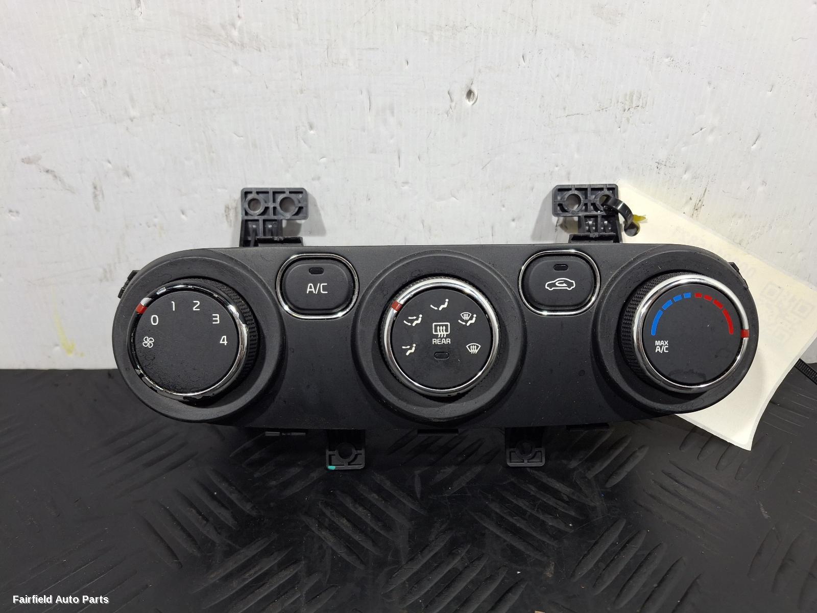 2015-2018 Kia Cerato Heater Ac Controls