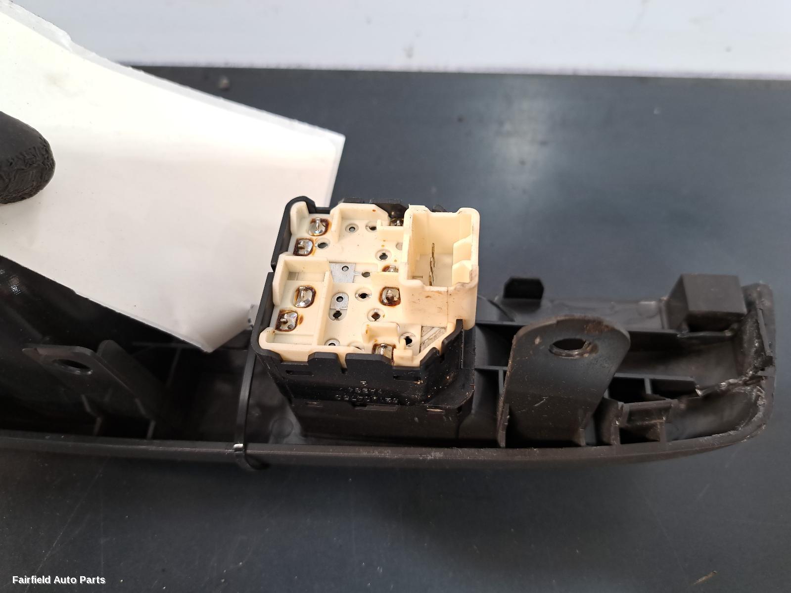 2010-2015 Holden Barina Pwr Dr Wind Switch