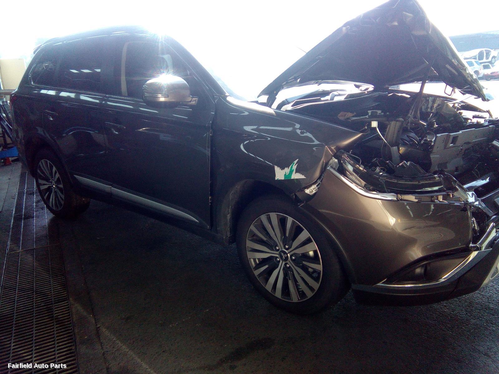 2015-2021 Mitsubishi Outlander Side Step Skirt