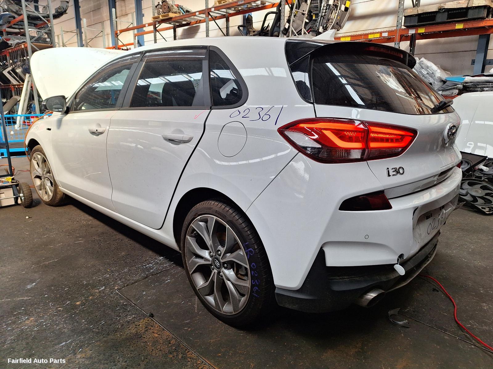2017-2026 Hyundai I30 Console
