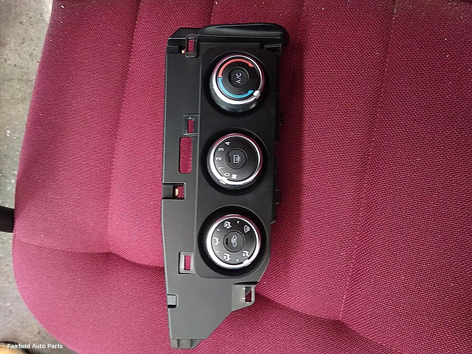 2012-2018 Toyota Corolla Heater Ac Controls