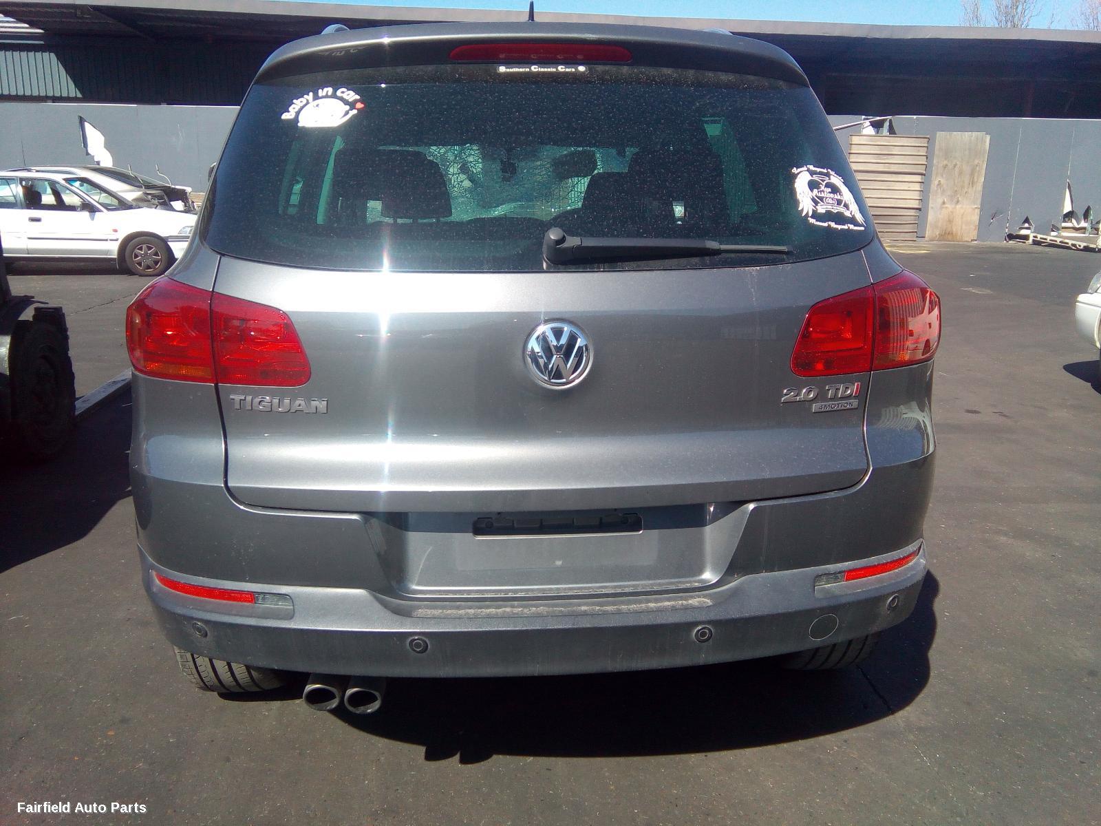 2008-2016 Volkswagen Tiguan Right Guard