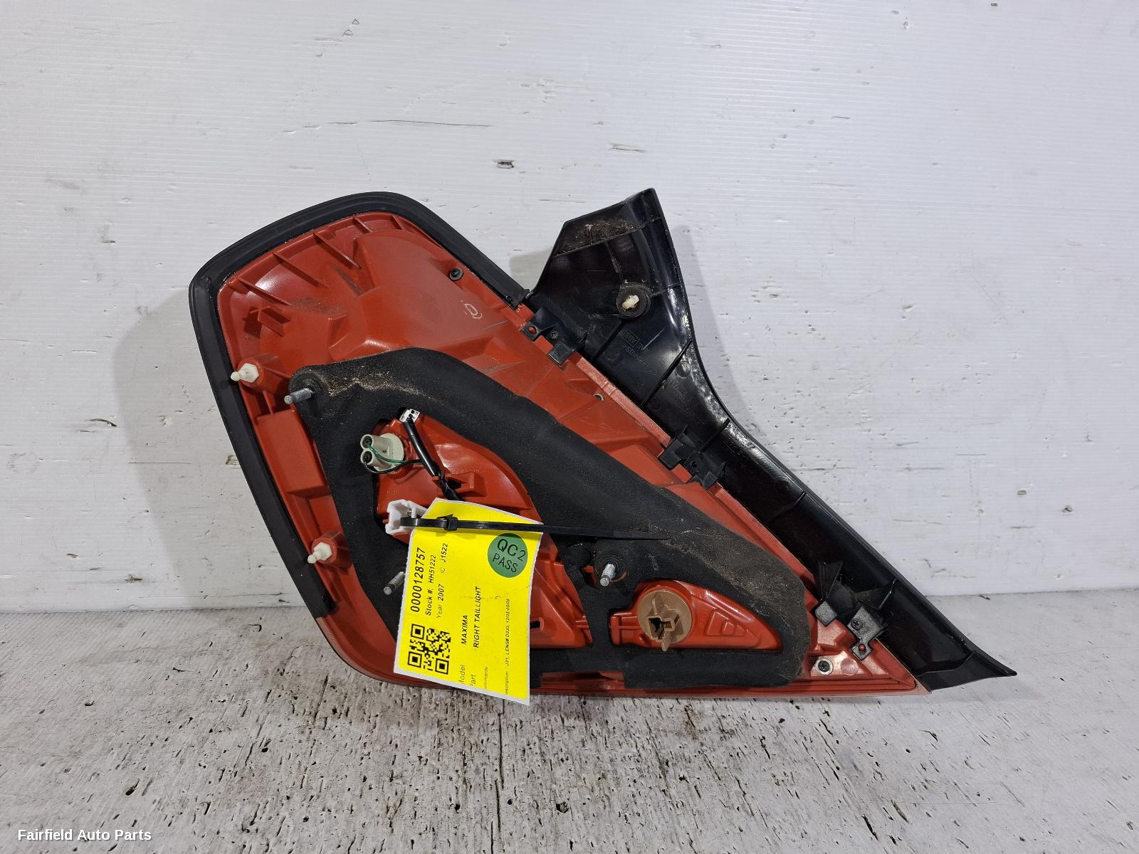 2005-2009 Nissan Maxima Right Taillight