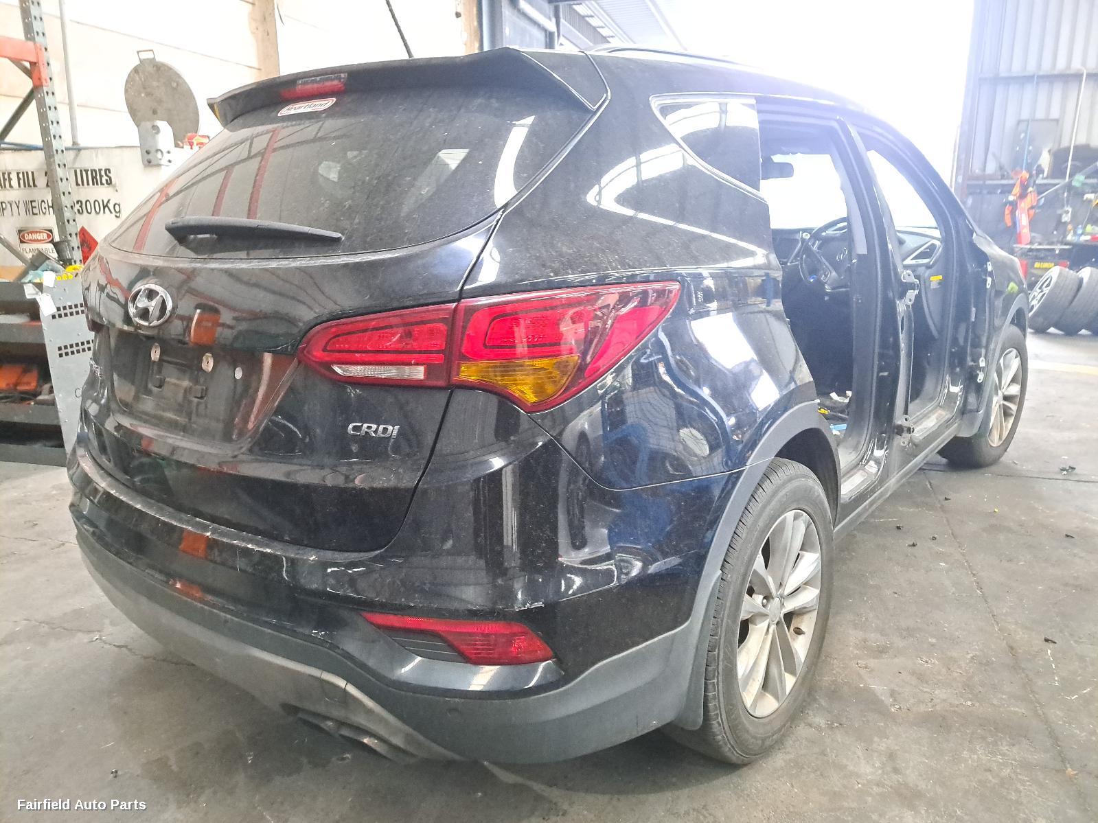 2012-2018 Hyundai Santa Fe Fuel Door   Filler