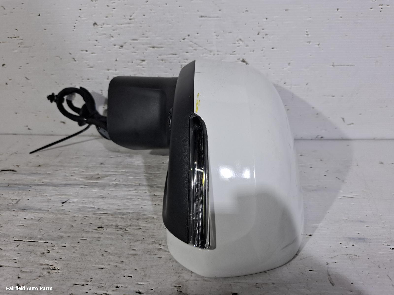 2021-2025 Volvo Xc60 Left Door Mirror