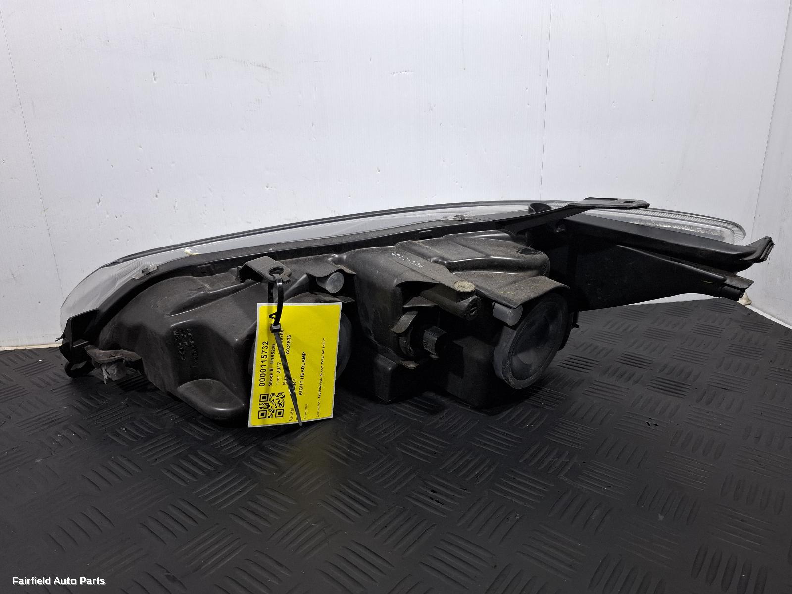 2015-2017 Toyota Camry Right Headlamp