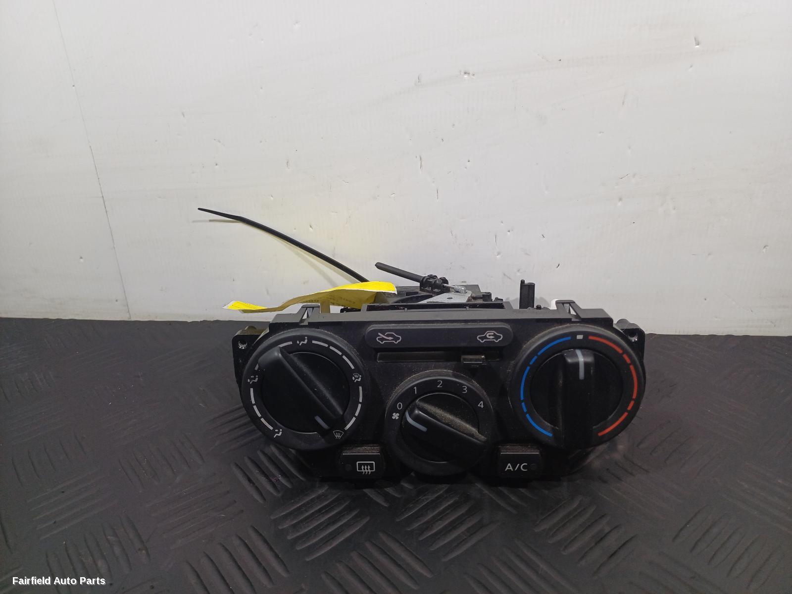 2012-2017 Nissan Pulsar Heater Ac Controls