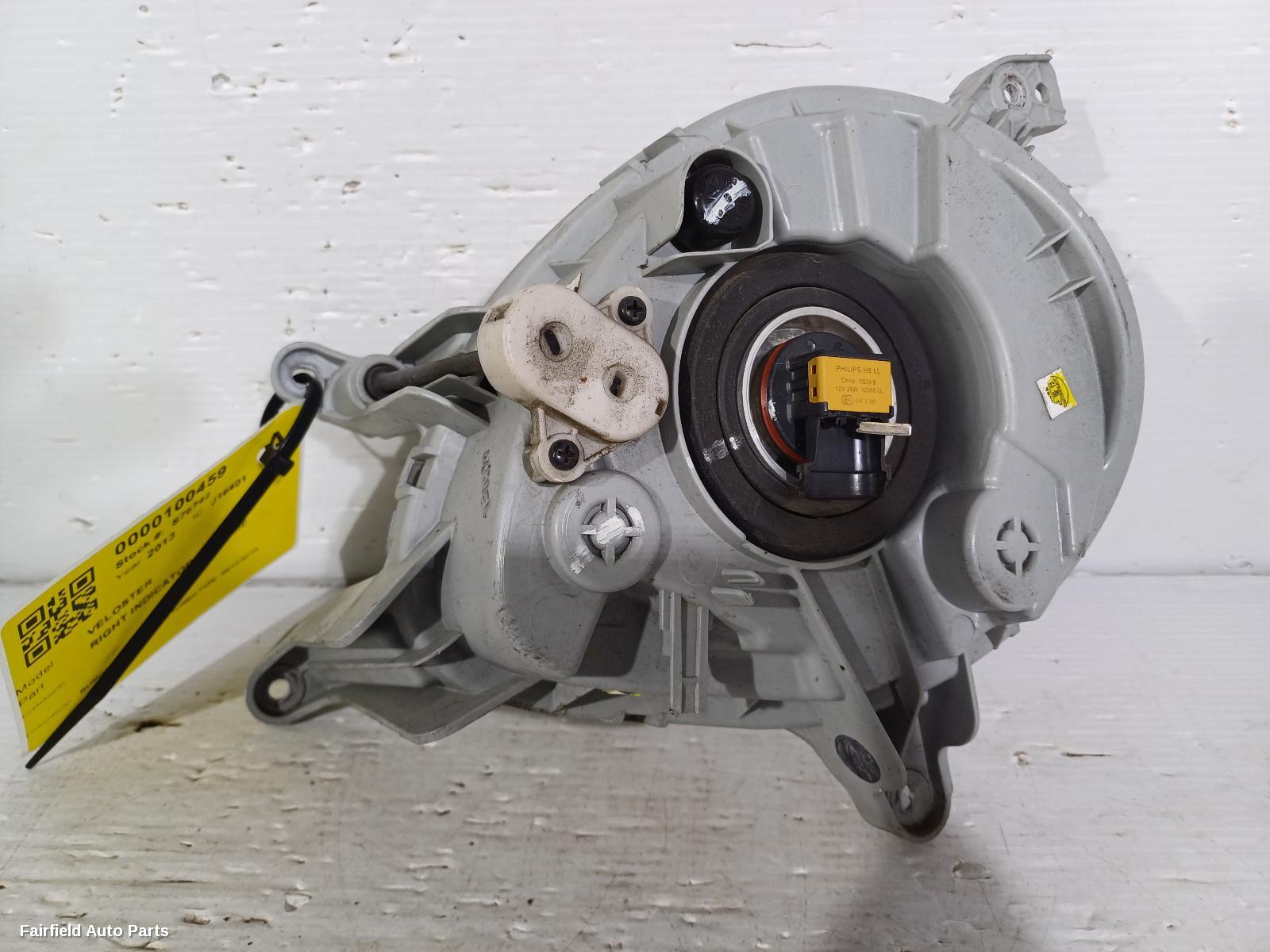 2012-2018 Hyundai Veloster Right Indicator Fog Side