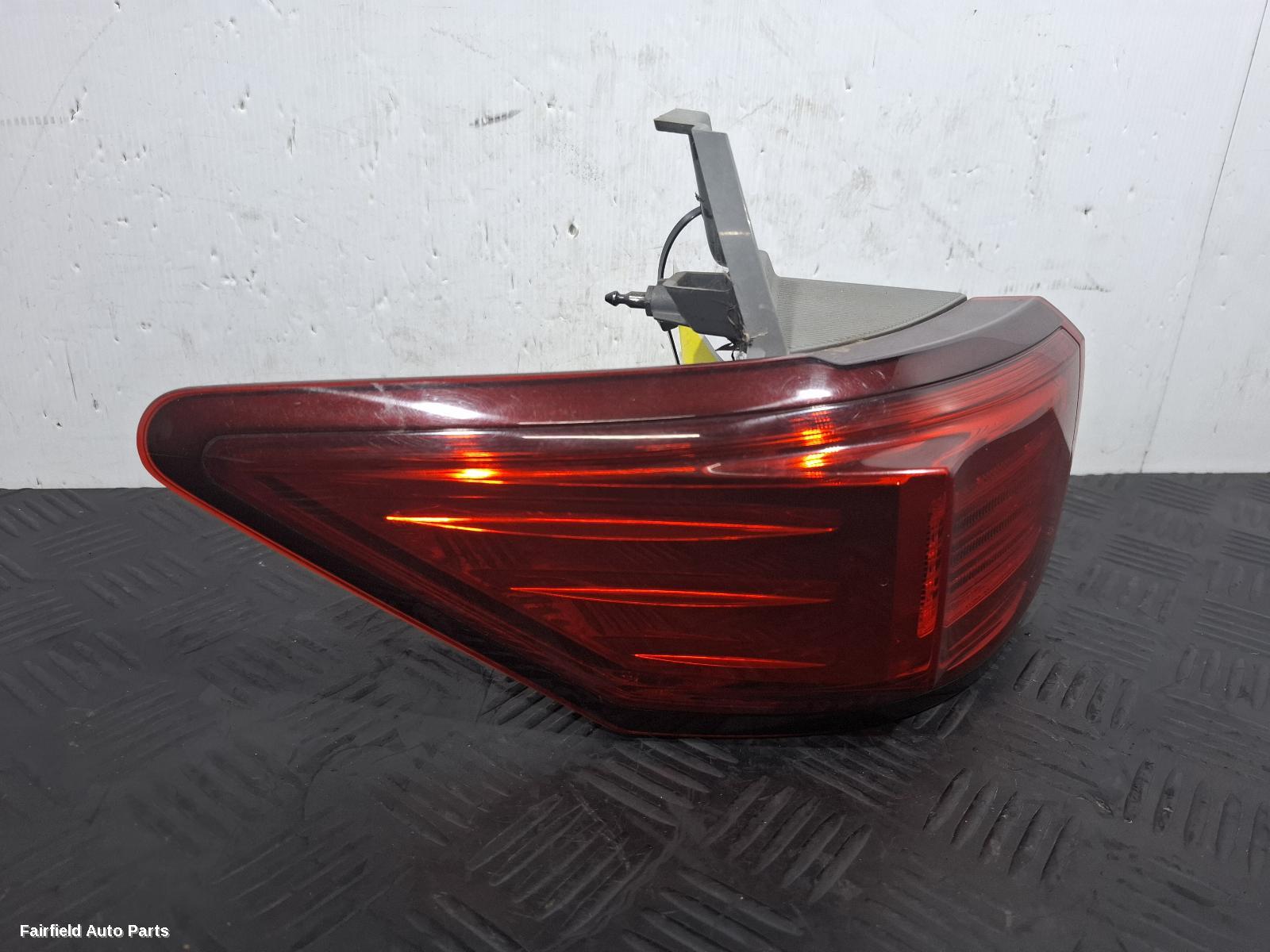 2010-2013 Nissan Elgrand Left Taillight