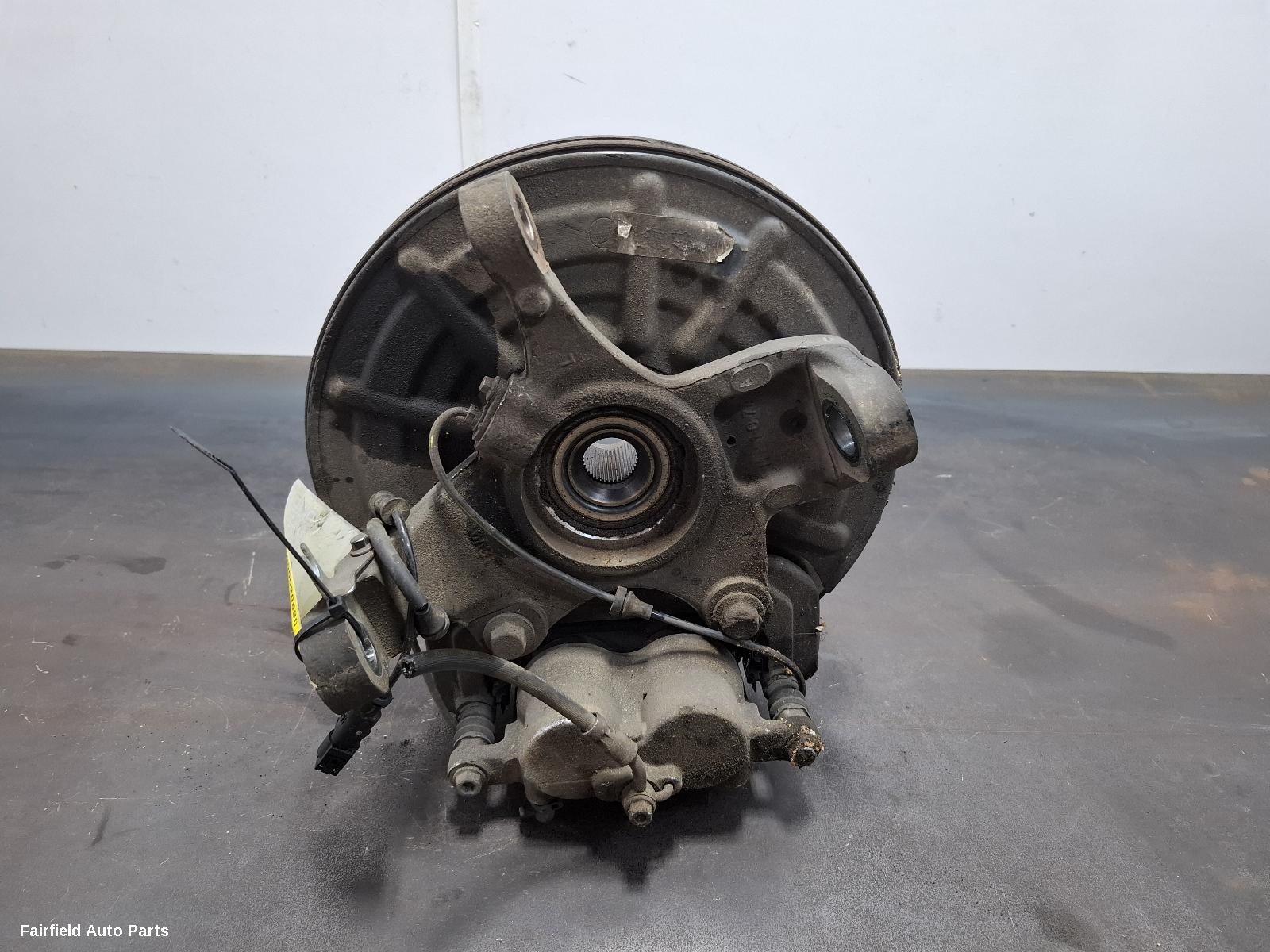 2017-2025 Ldv D90 Right Front Hub Assembly
