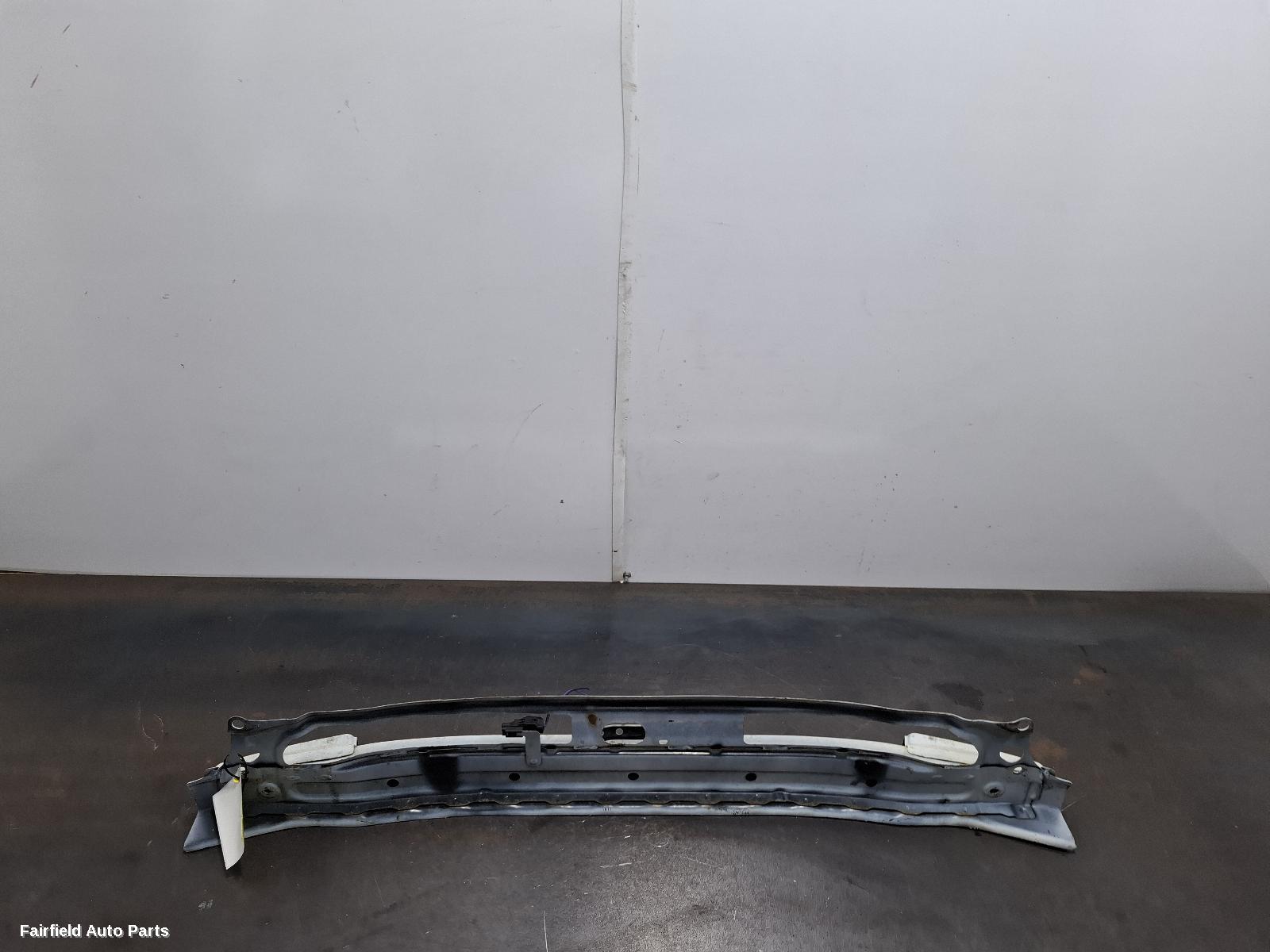 2003-2006 Toyota Estima F Bar Reinforc Brack