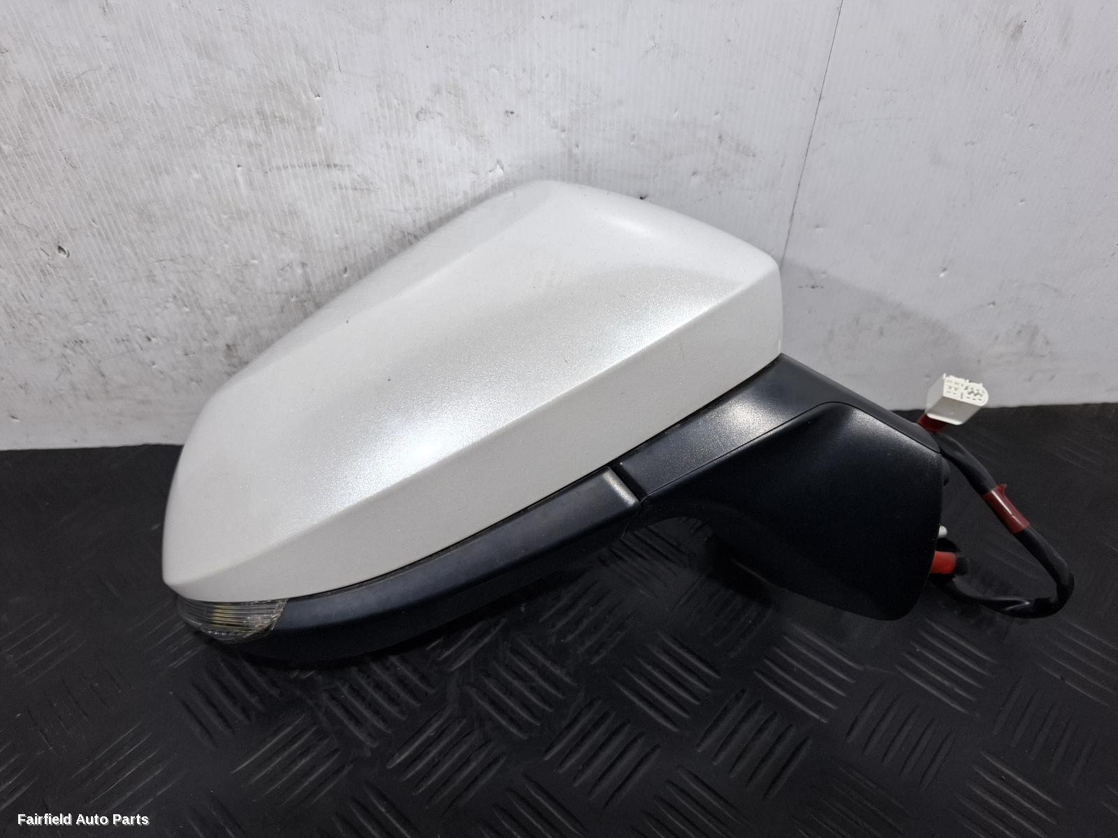 2020-2026 Toyota Yaris Cross Right Door Mirror