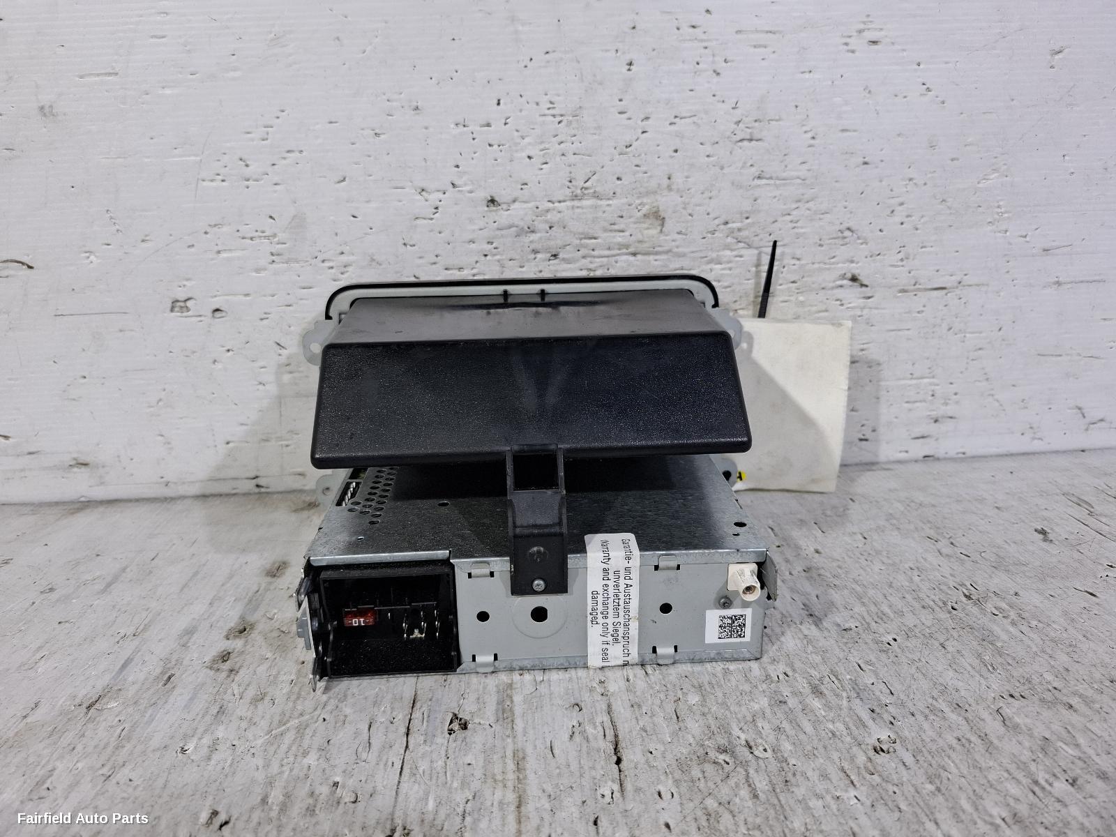 2004-2015 Volkswagen Caddy Radio Cd Dvd Sat Tv