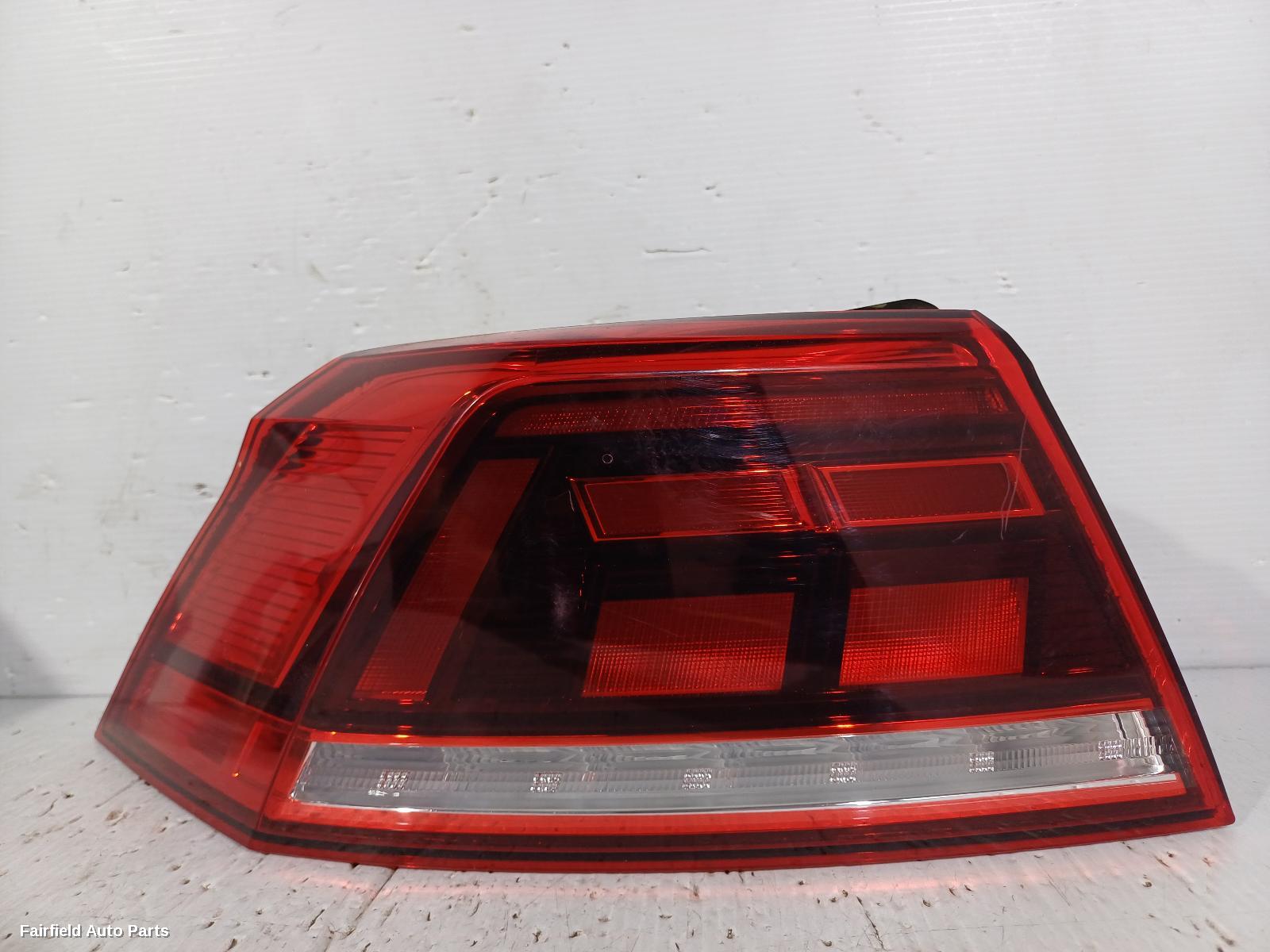 2019-2022 Volkswagen Passat Left Taillight