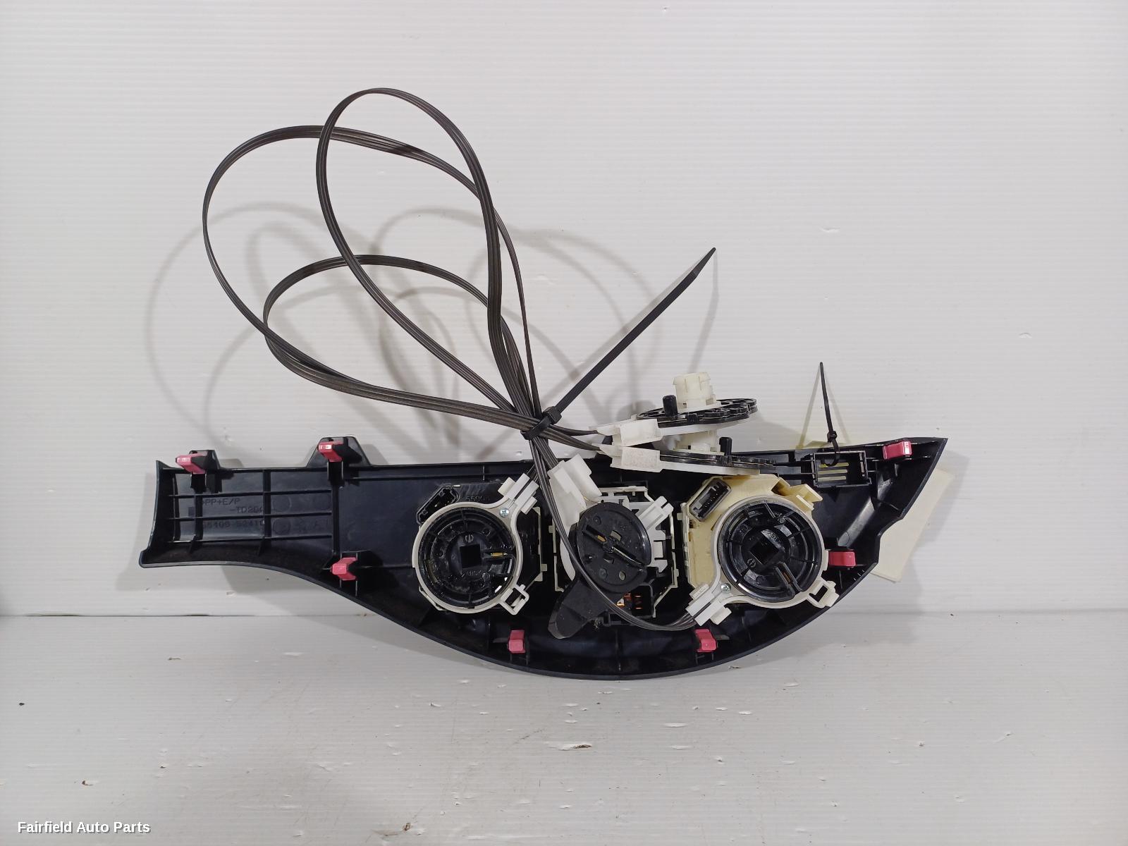2011-2019 Toyota Yaris Heater Ac Controls