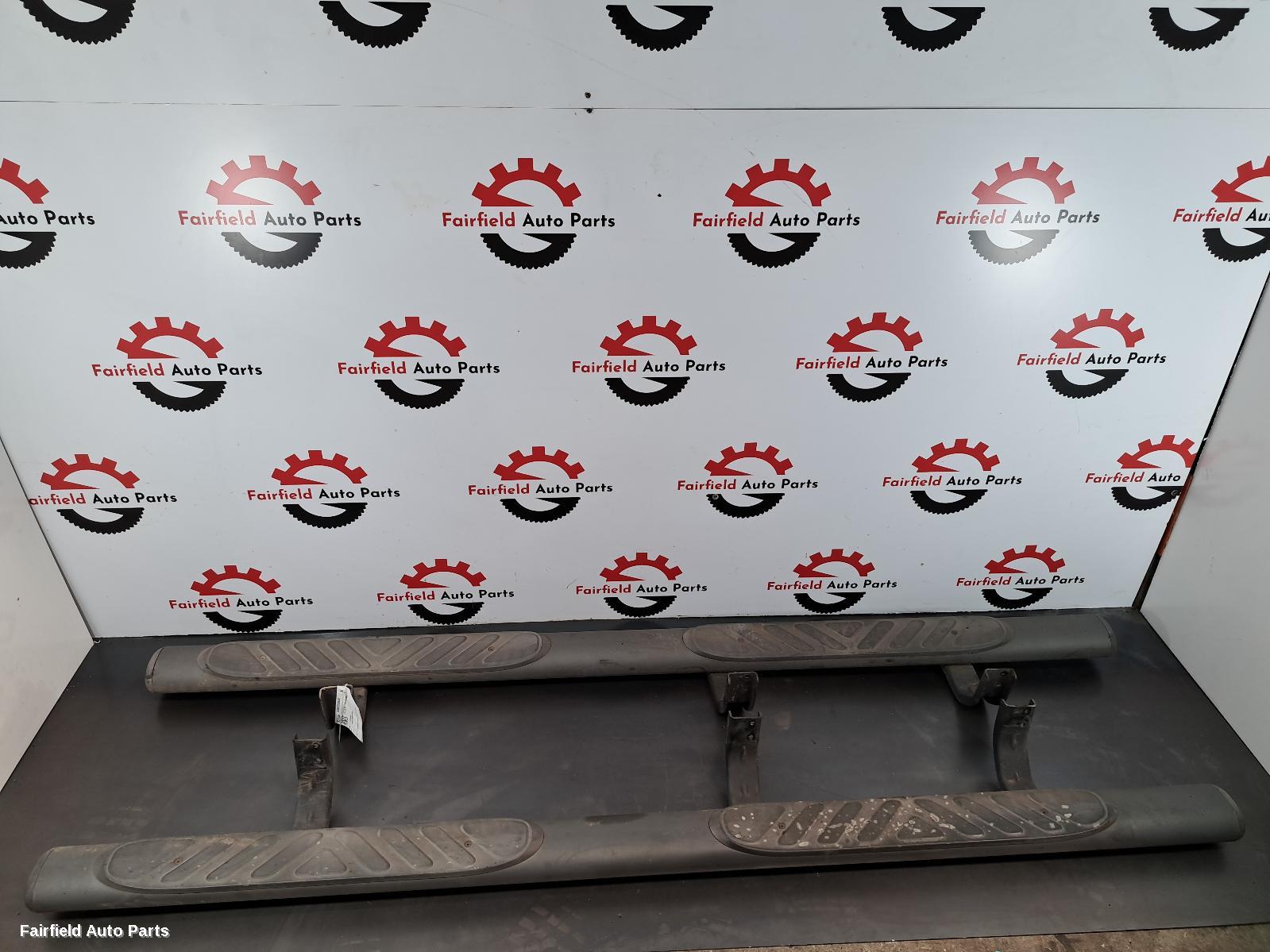2005-2015 Nissan Navara Side Step Skirt