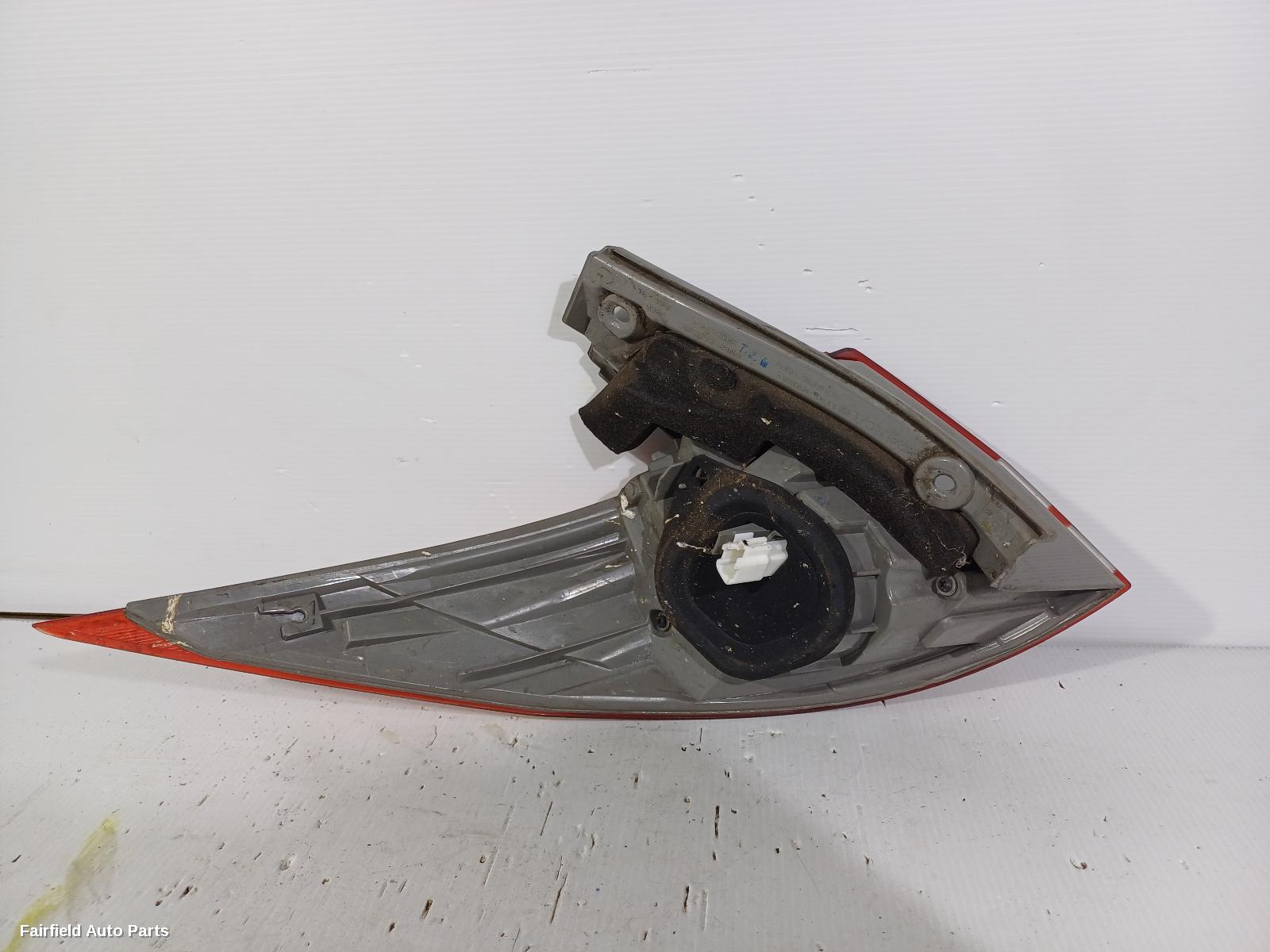 2006-2008 Toyota Tarago Right Taillight
