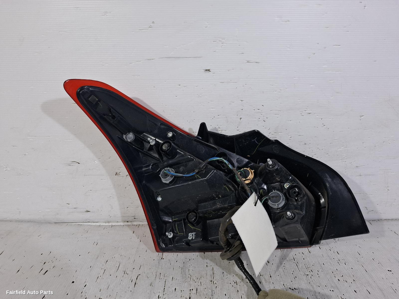 2013-2016 Nissan Pulsar Right Taillight