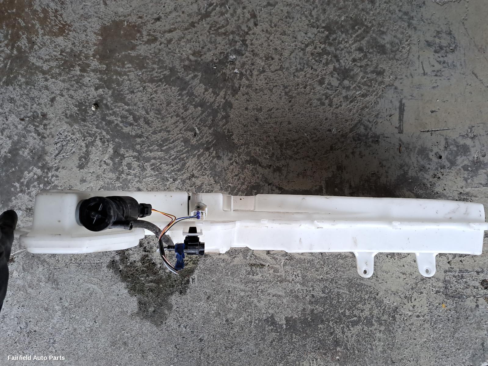 2018-2020 Mercedes X Class Washer Bottle