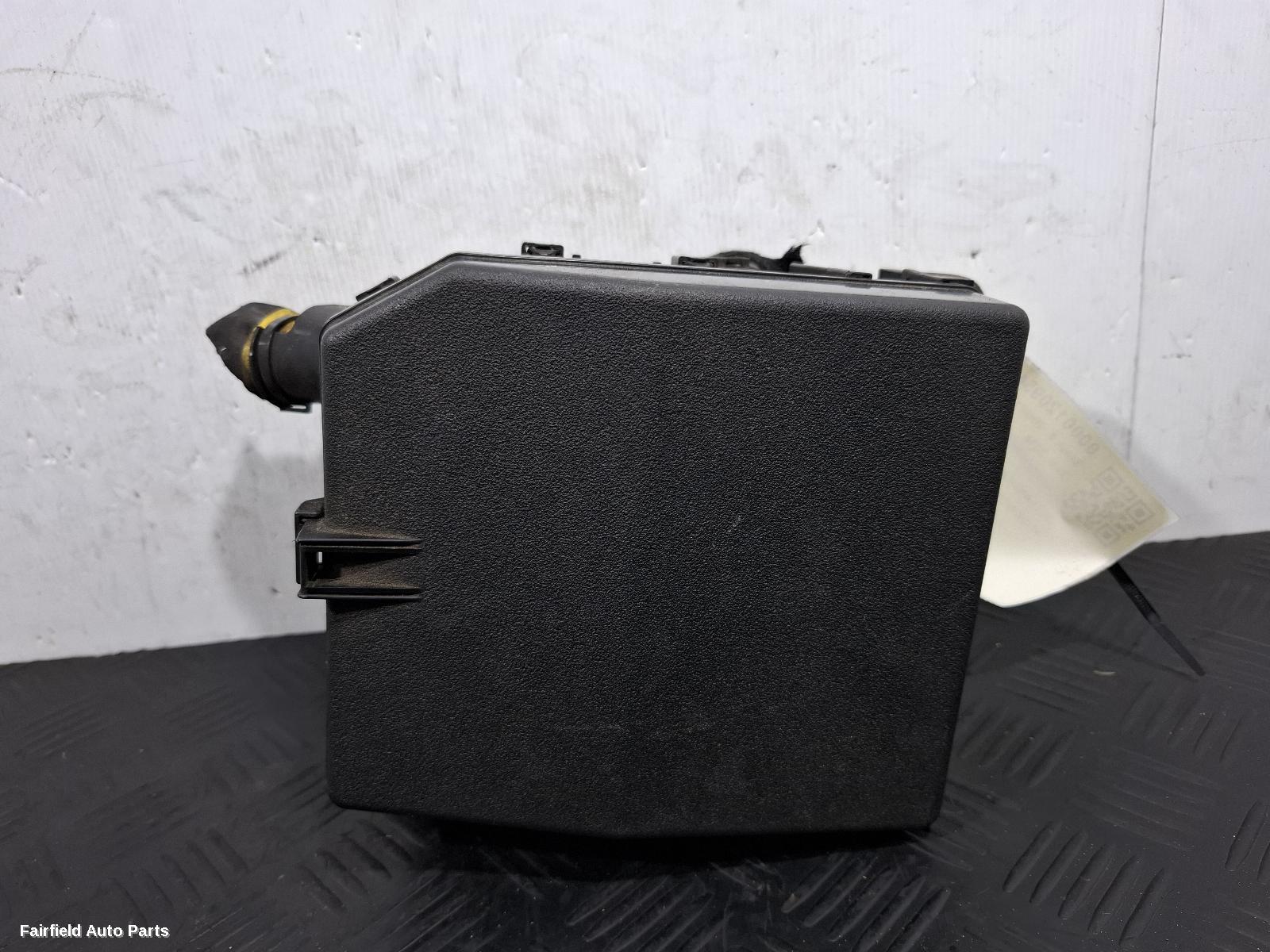 2015-2021 Mitsubishi Outlander Fuse Box