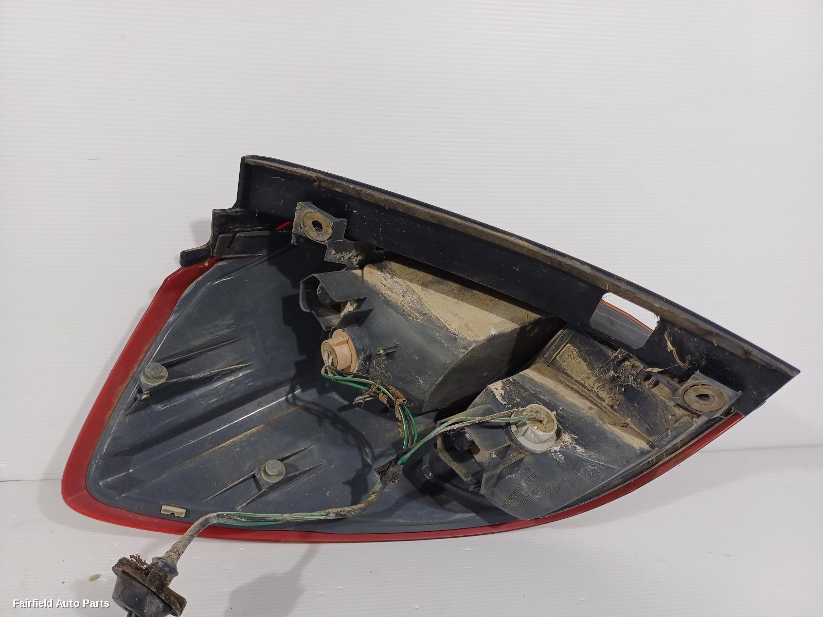 2003-2006 Subaru Outback Right Taillight