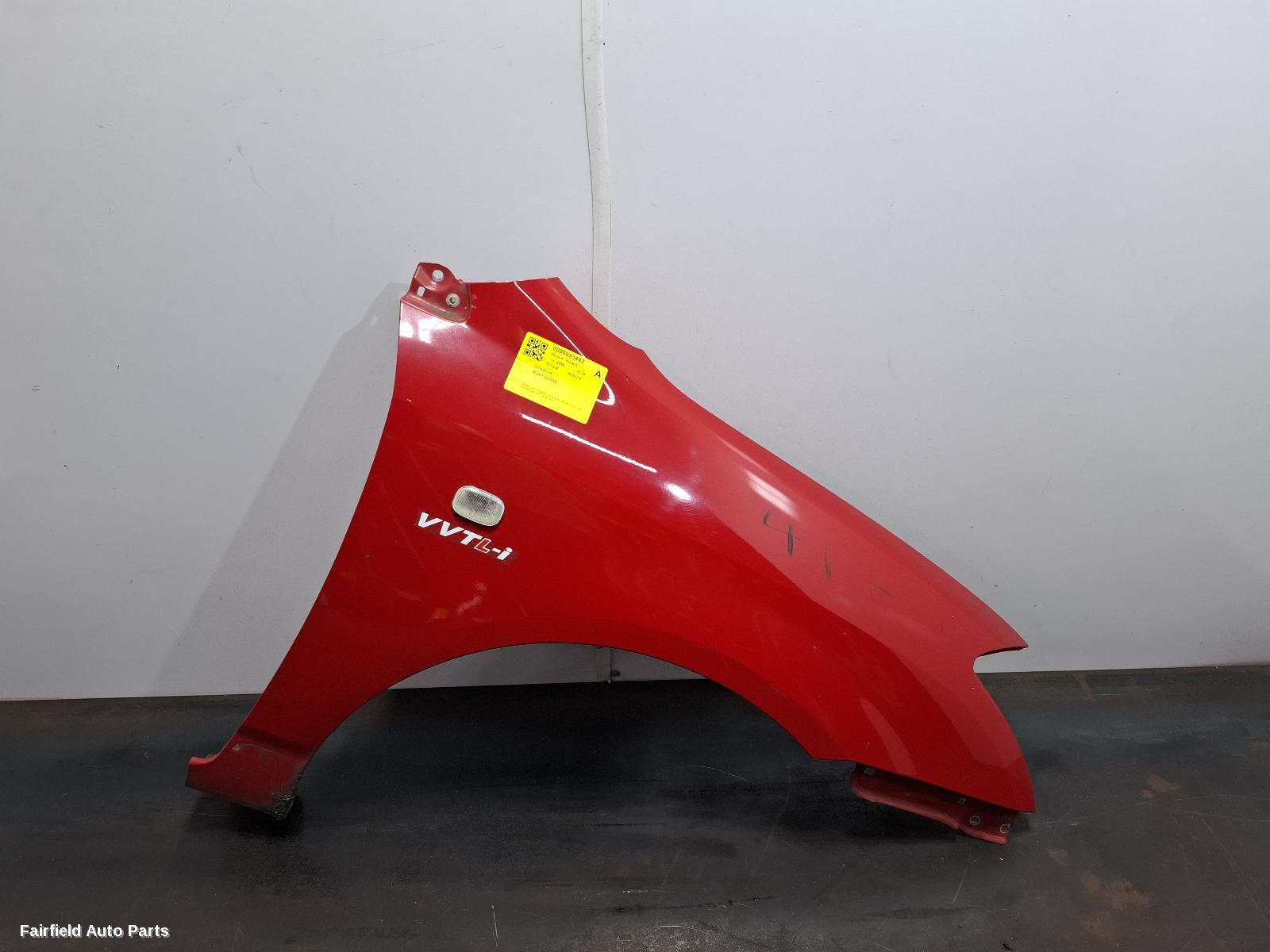 2004-2007 Toyota Corolla Right Guard
