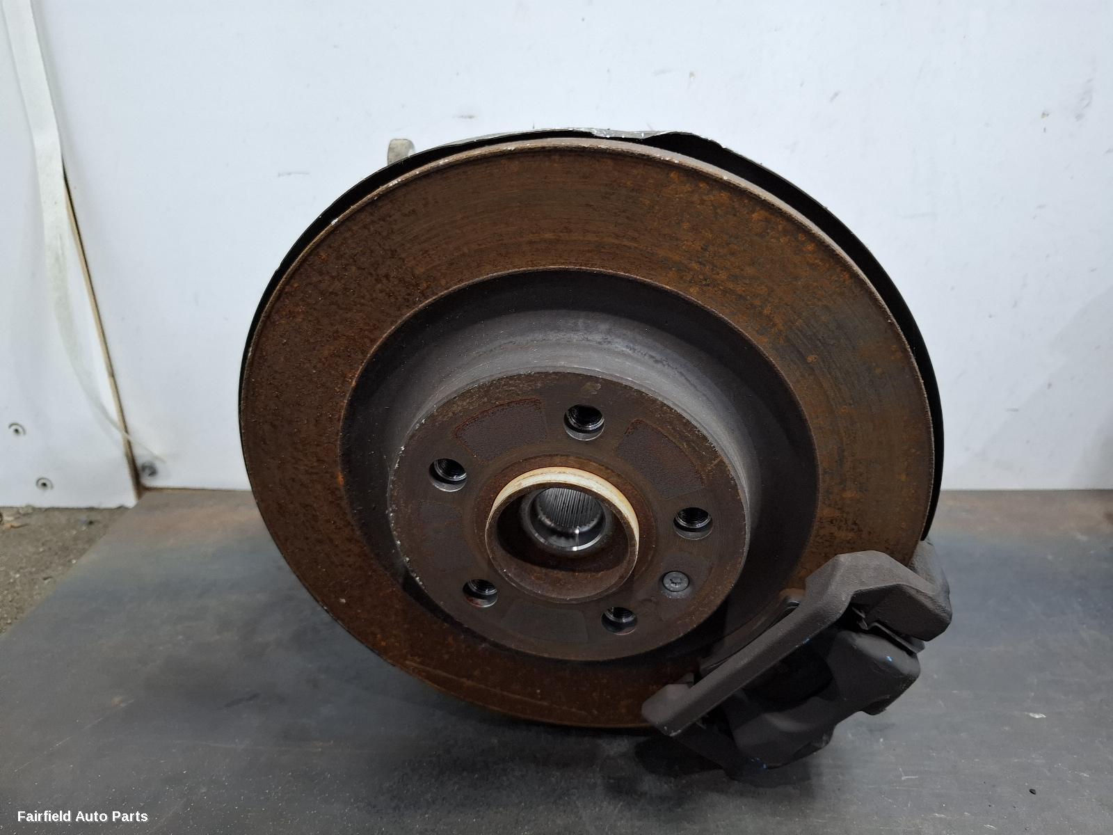 2018-2025 Volvo Xc40 Right Rear Hub Assembly