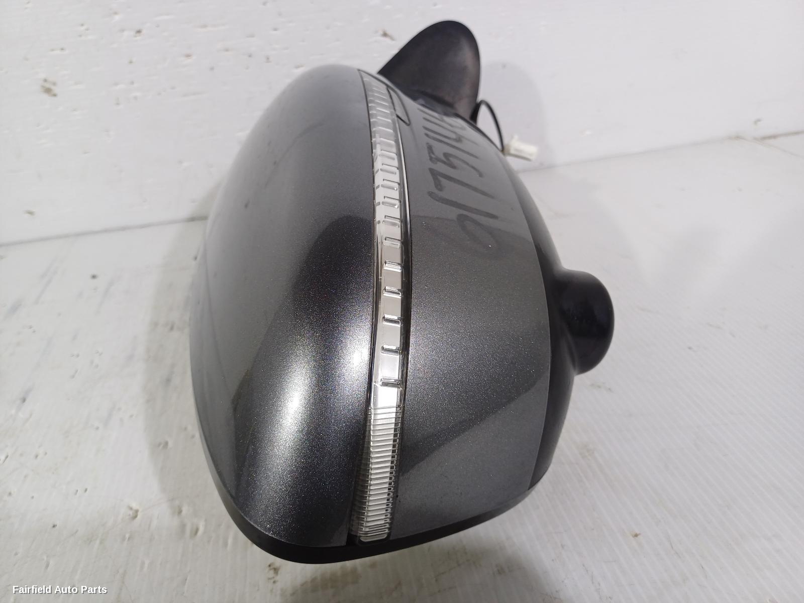 2015-2019 Nissan Juke Right Door Mirror