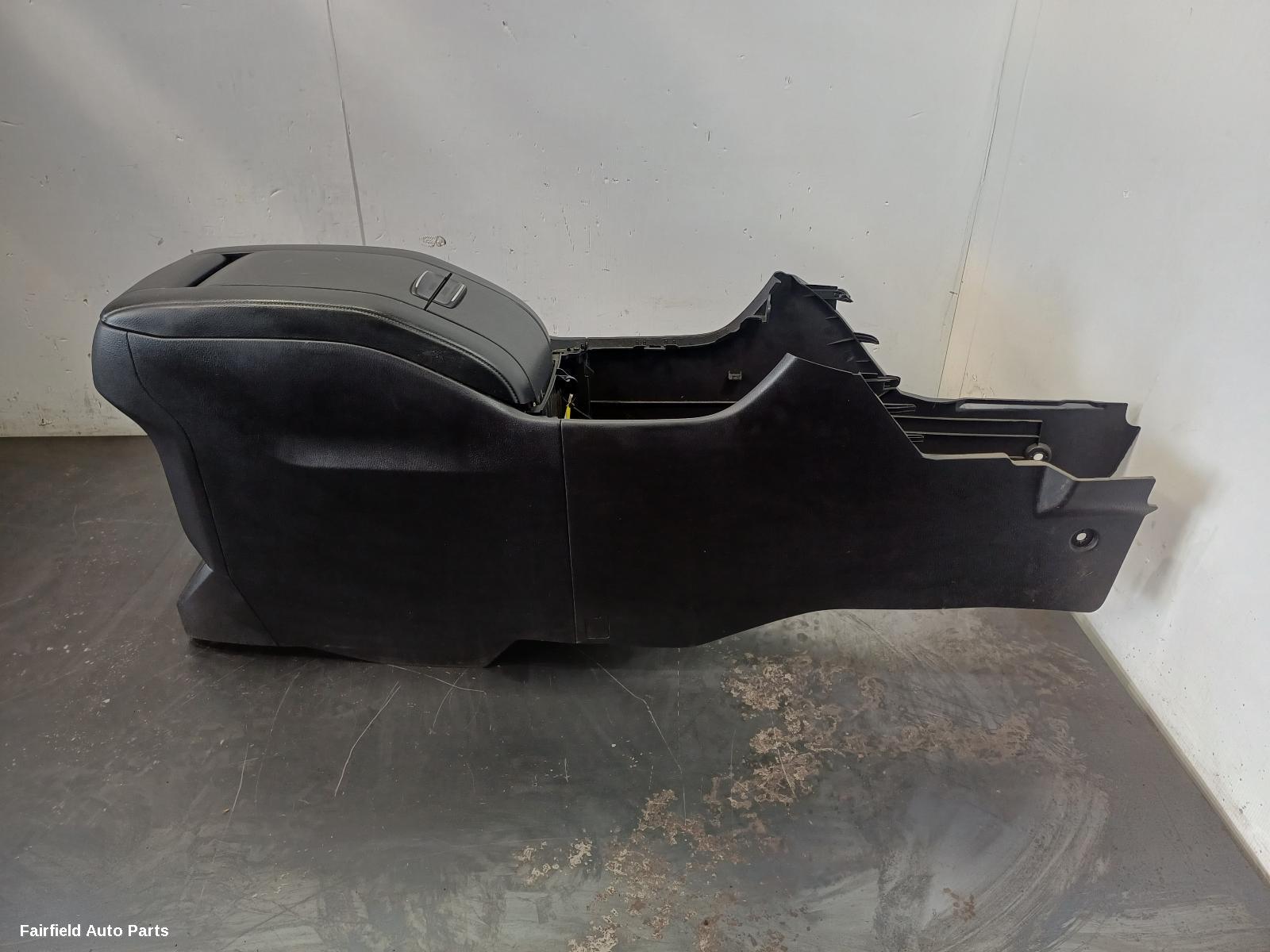 2013-2021 Toyota Kluger Console