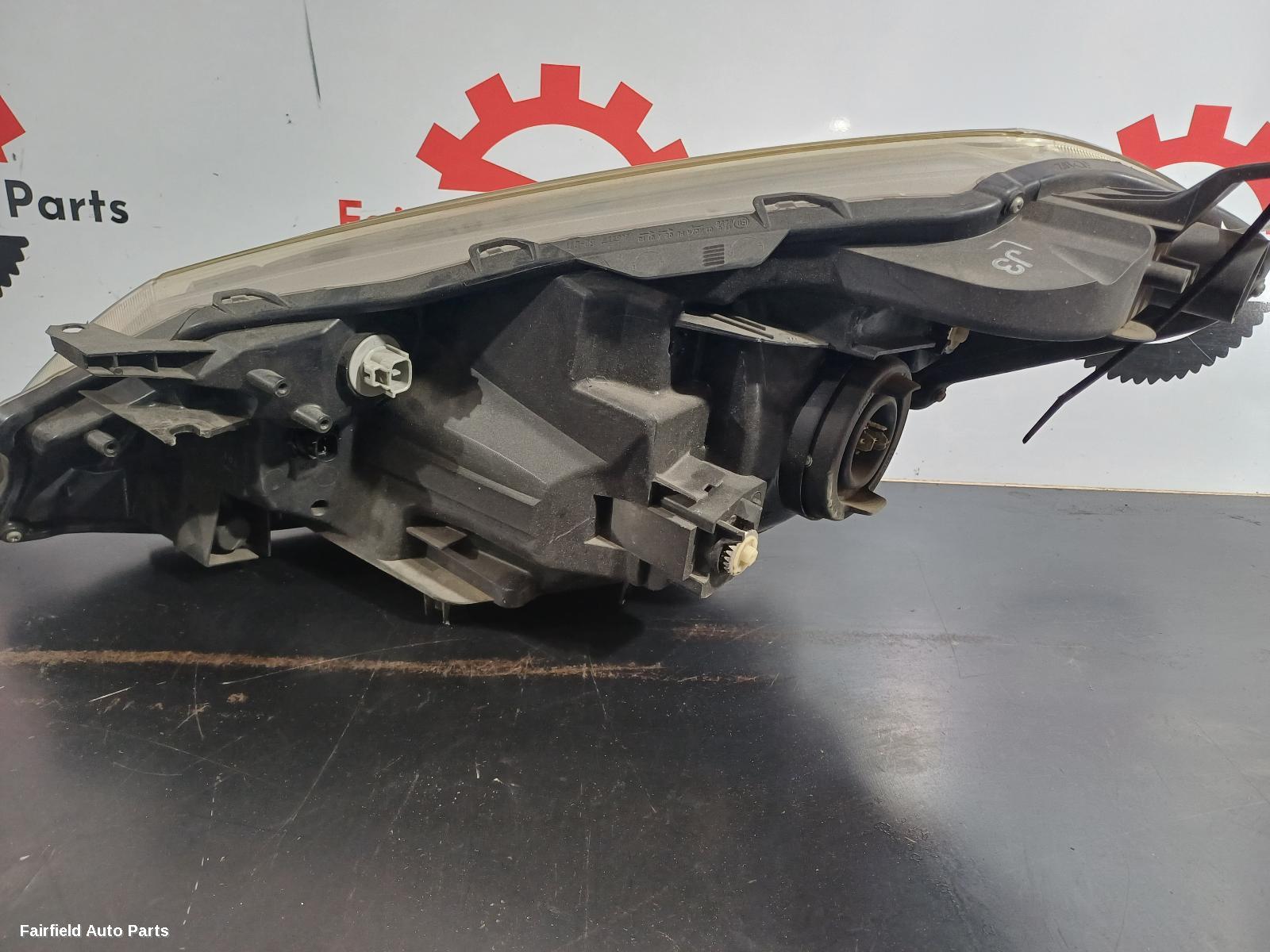 2014-2016 Toyota Yaris Right Headlamp