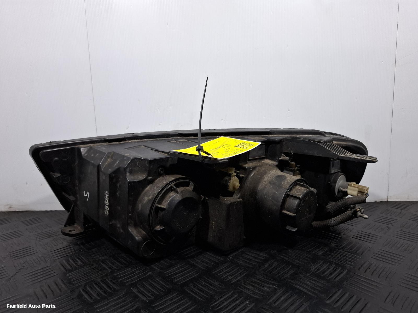 2011-2015 Holden Captiva Right Headlamp