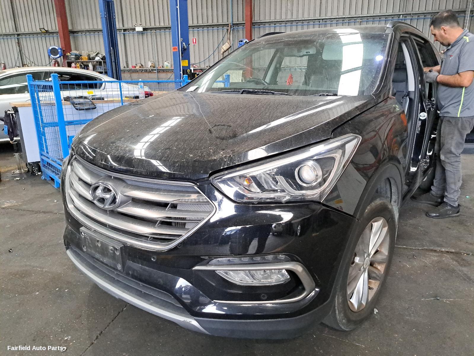 2012-2018 Hyundai Santa Fe Fuel Door   Filler