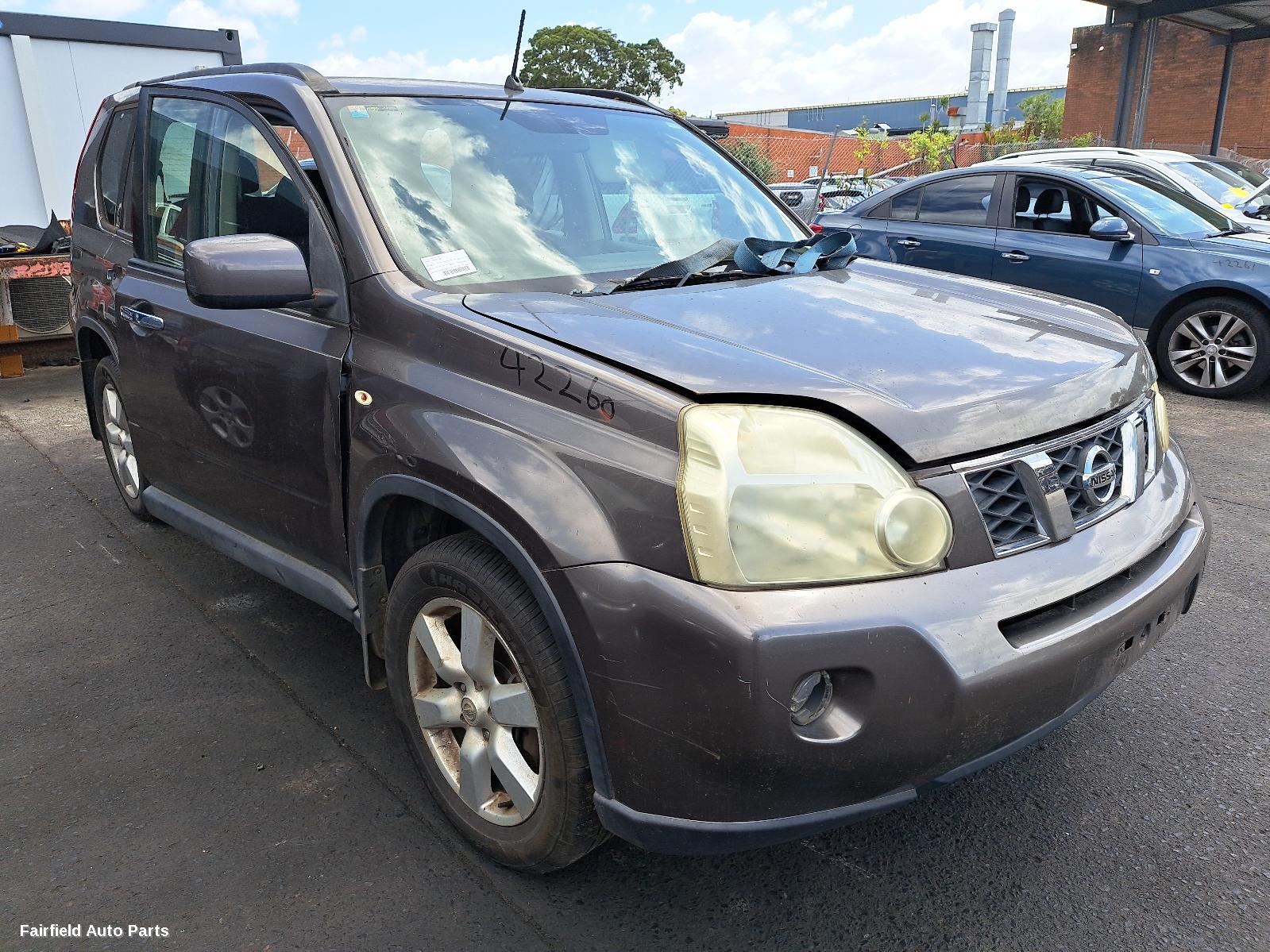 2009 Nissan Xtrail Washer Bottle