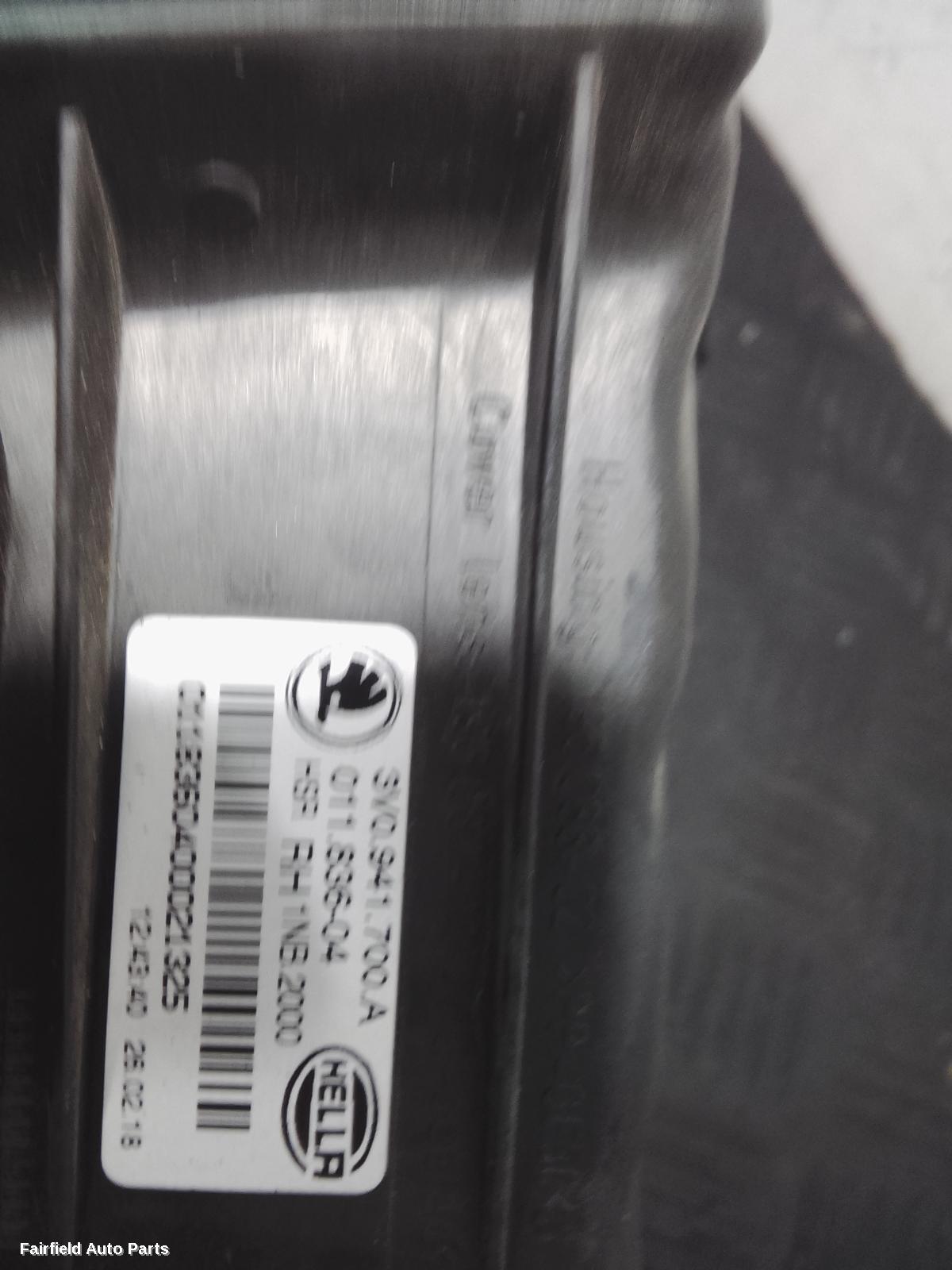 2016-2019 Skoda Superb Right Indicator Fog Side