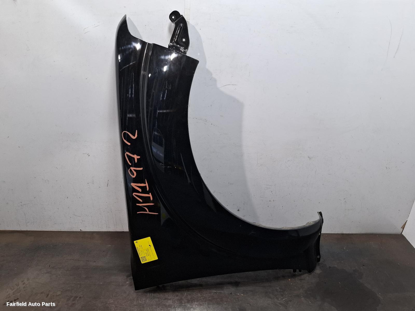 2005-2015 Nissan Navara Right Guard