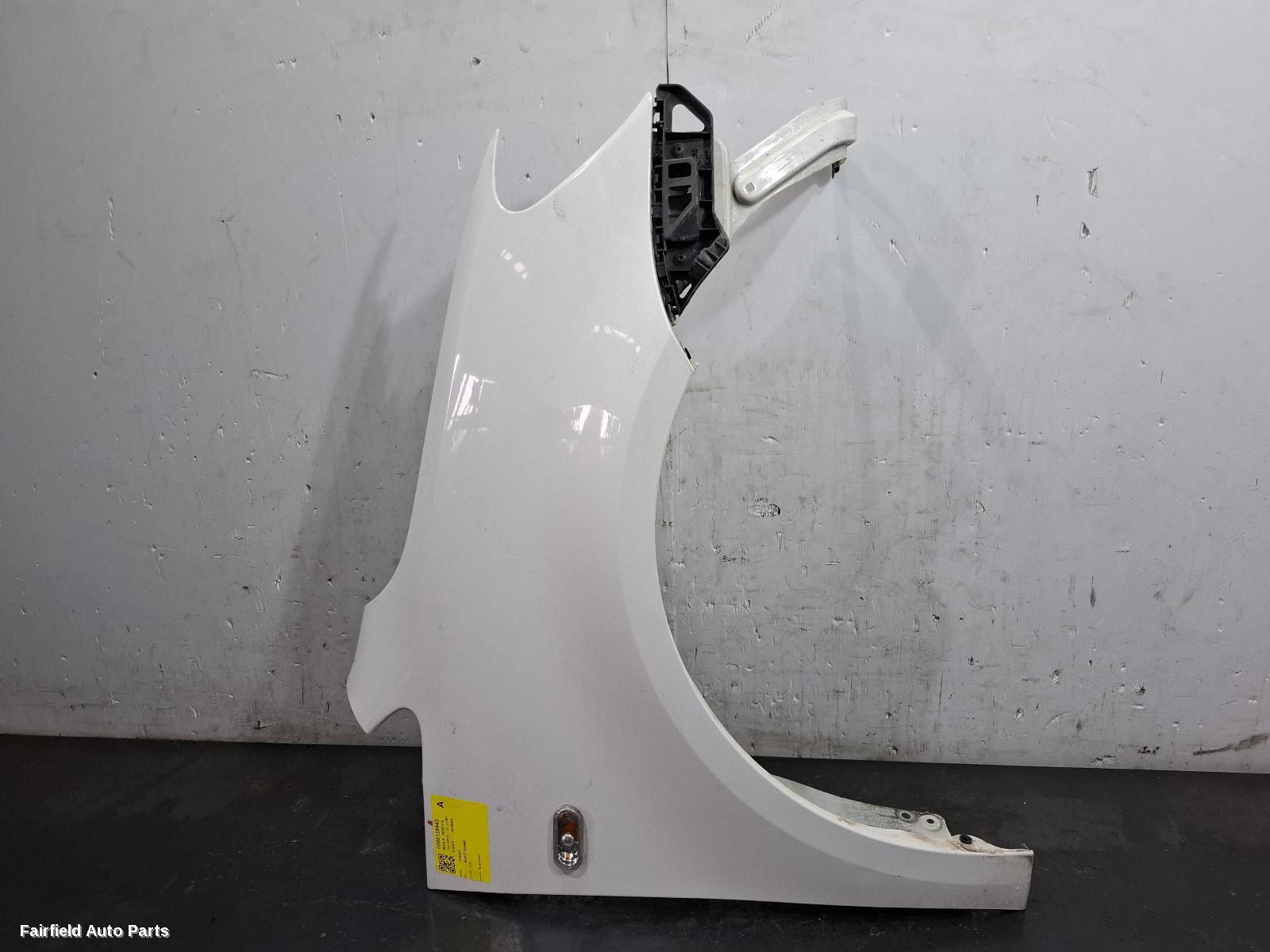 2010-2015 Volkswagen Caddy Right Guard